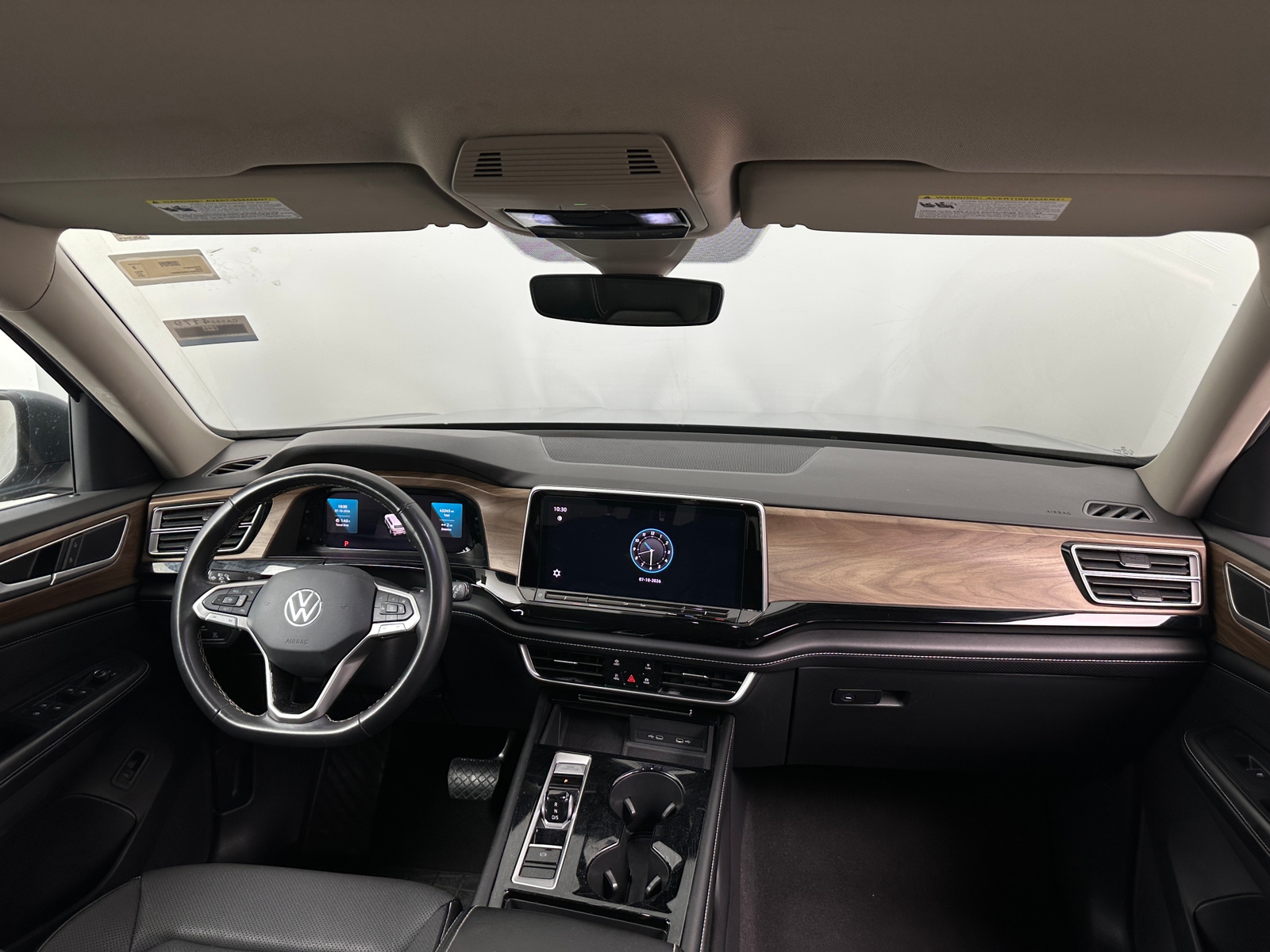 Thumbnail: 2024 Volkswagen Atlas - 3
