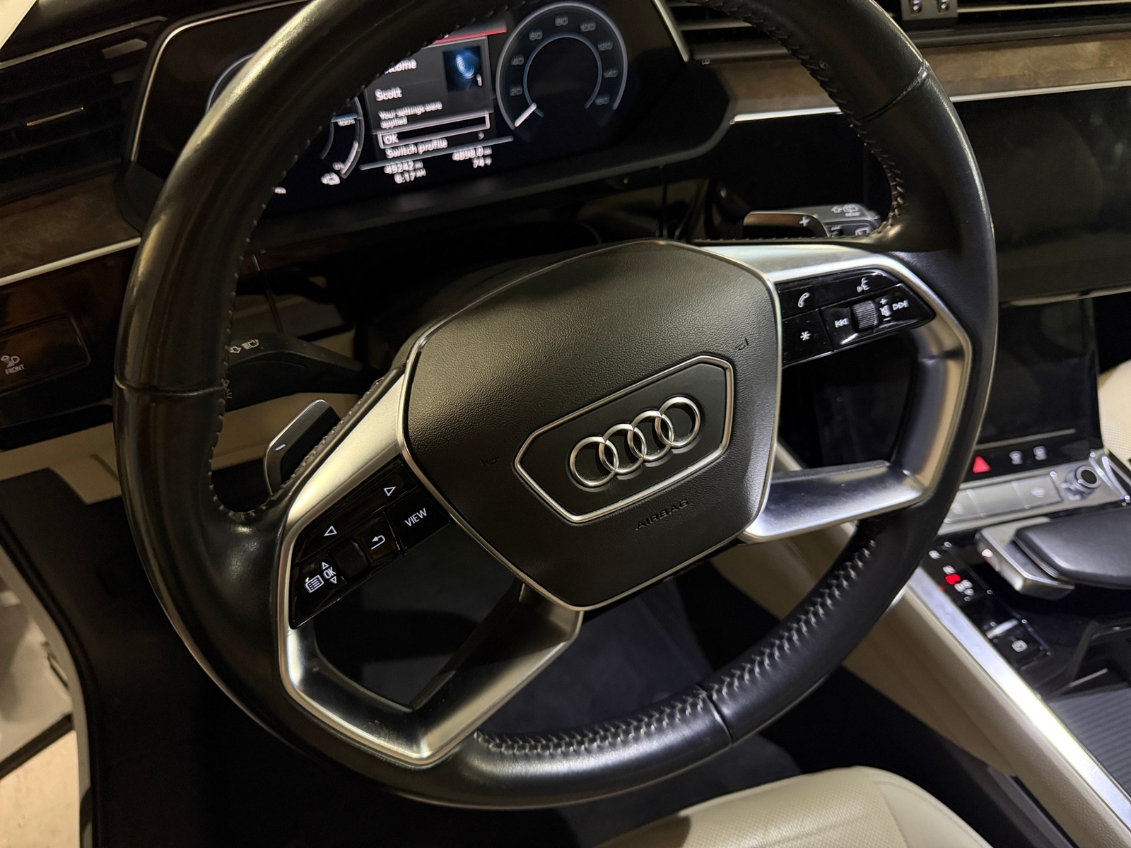 Thumbnail: 2019 Audi e-tron - 4