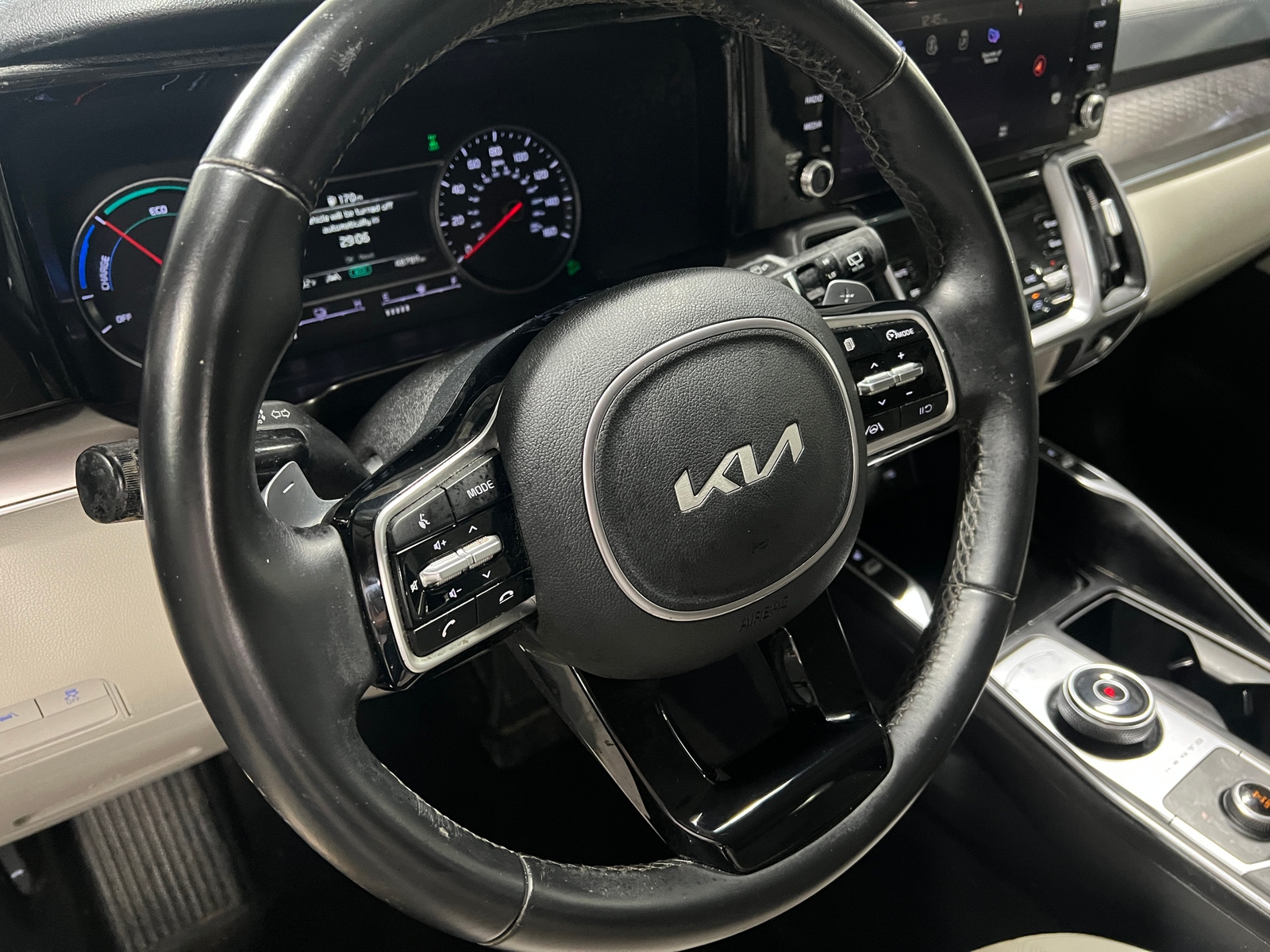 Thumbnail: 2022 Kia Sorento - 4