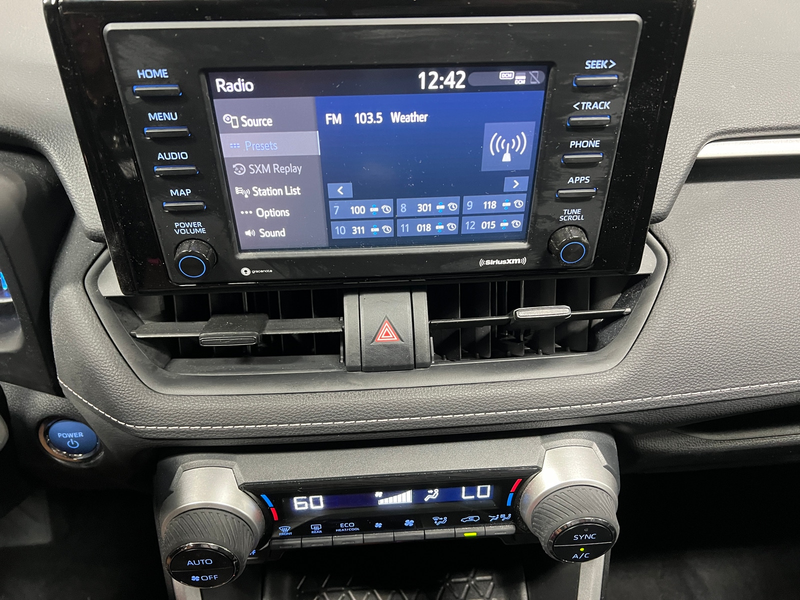 Thumbnail: 2021 Toyota RAV4 - 4