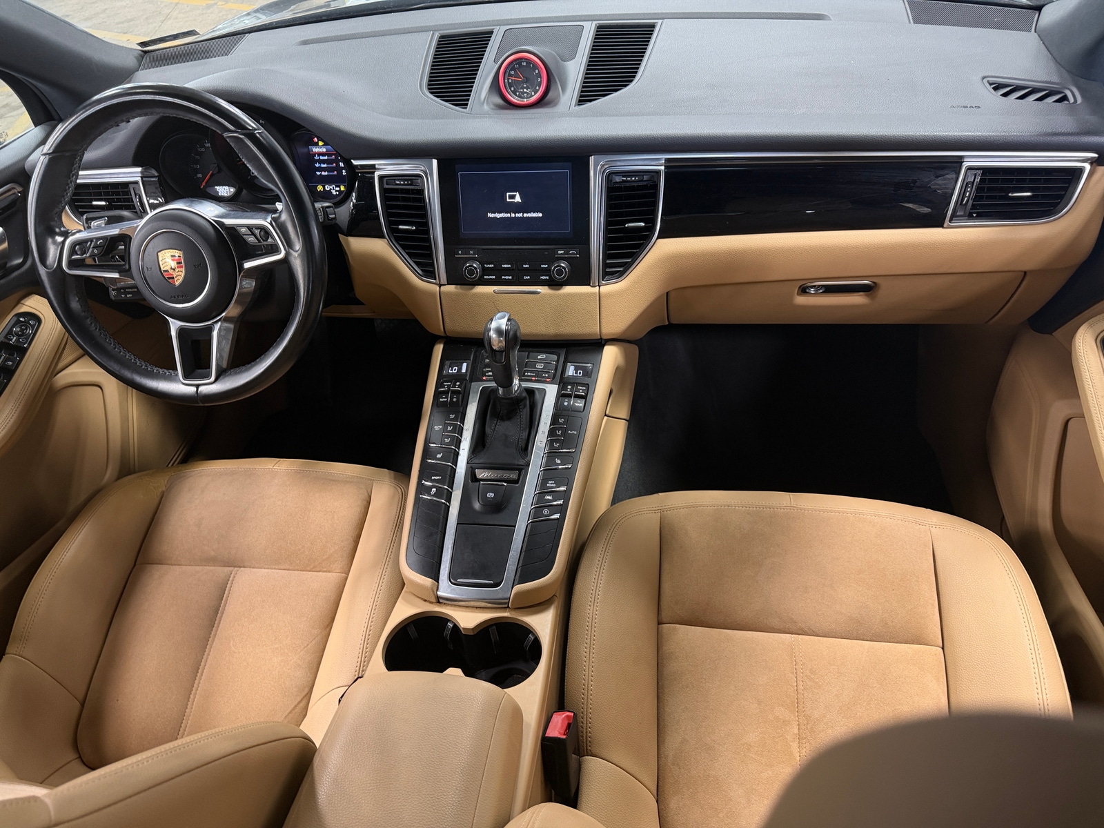 Thumbnail: 2017 Porsche Macan - 2