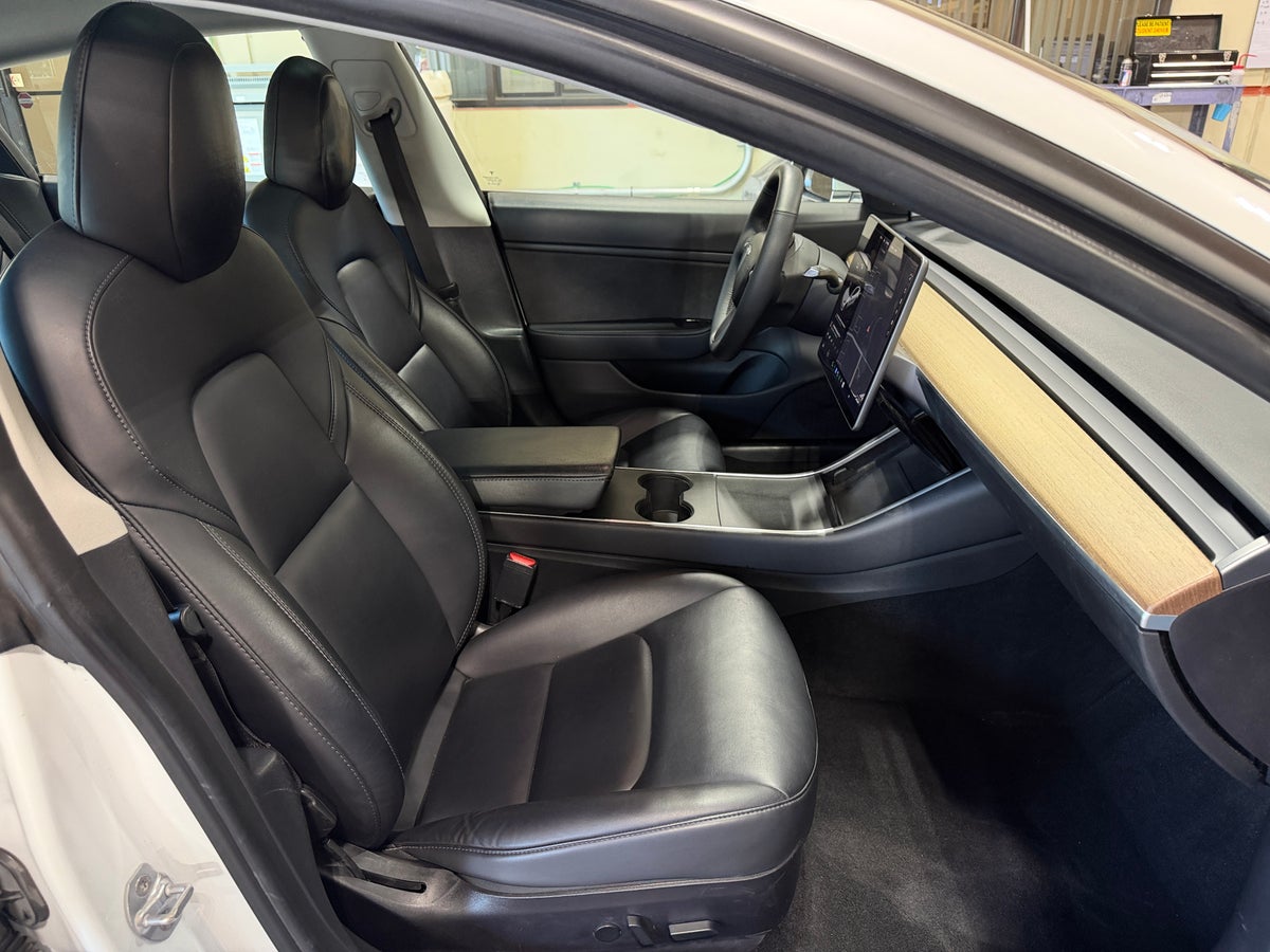 2020 Tesla Model 3 Long Range All-Wheel Drive in Pearl White Multi-Coat — photo 2