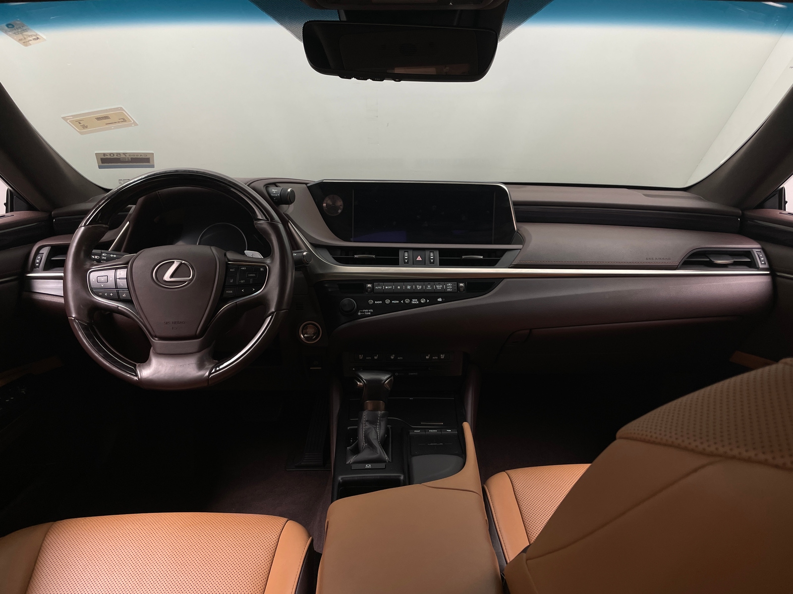 Thumbnail: 2019 Lexus ES - 2