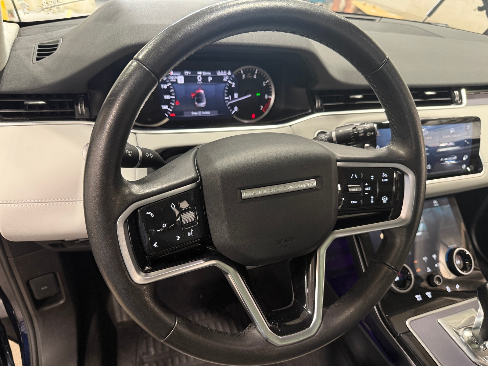 Thumbnail: 2023 Land Rover Range Rover Evoque - 4