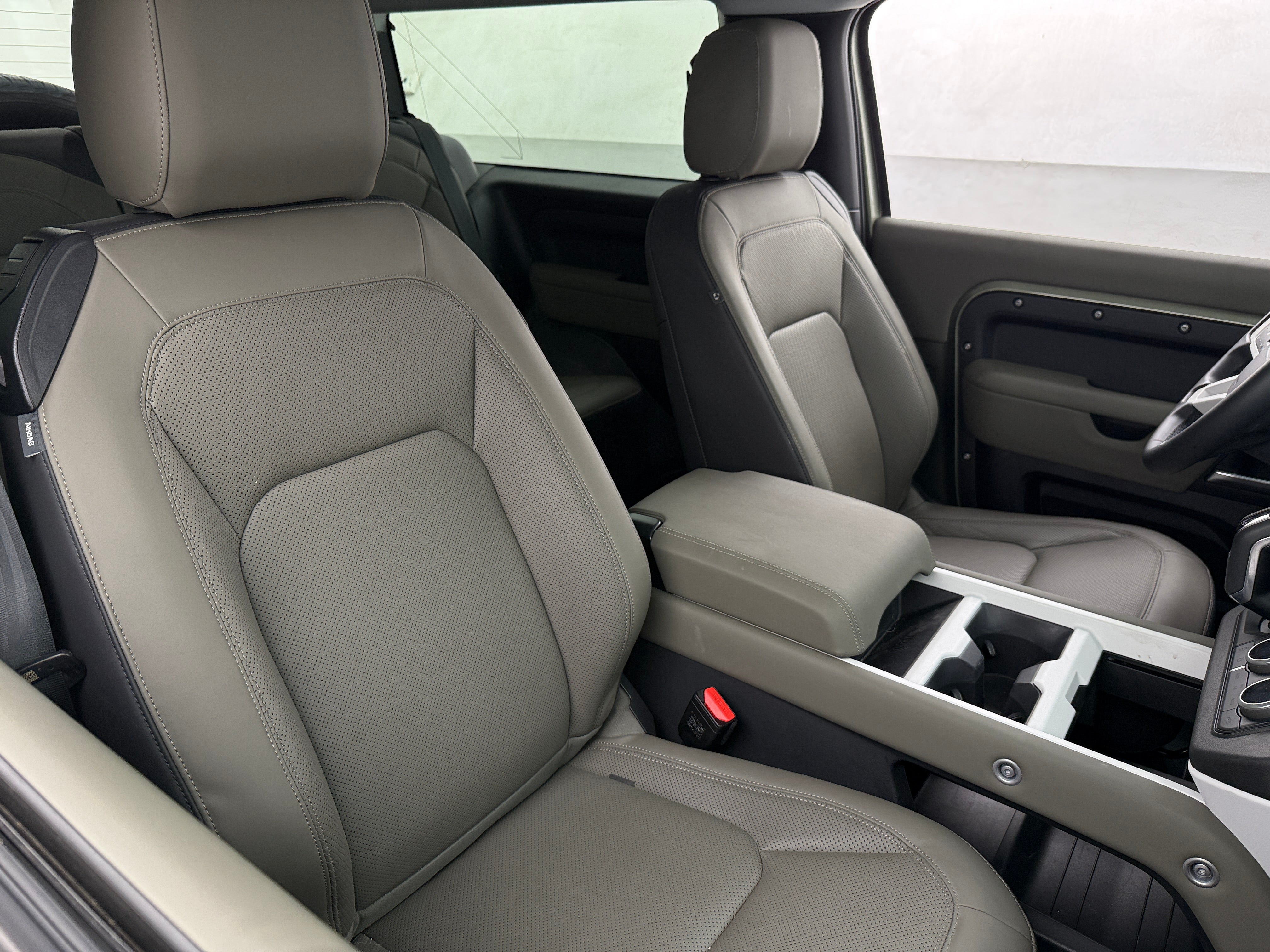 2025 Land Rover Defender