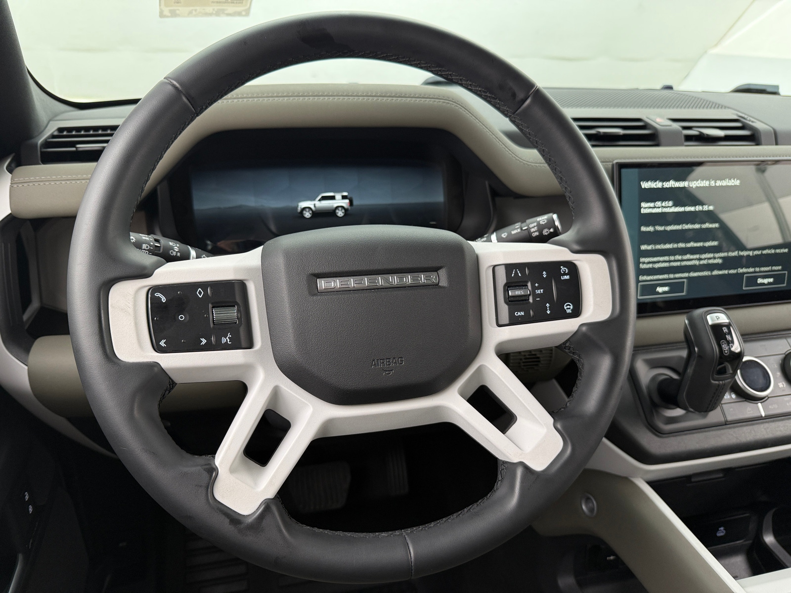 Thumbnail: 2025 Land Rover Defender - 3
