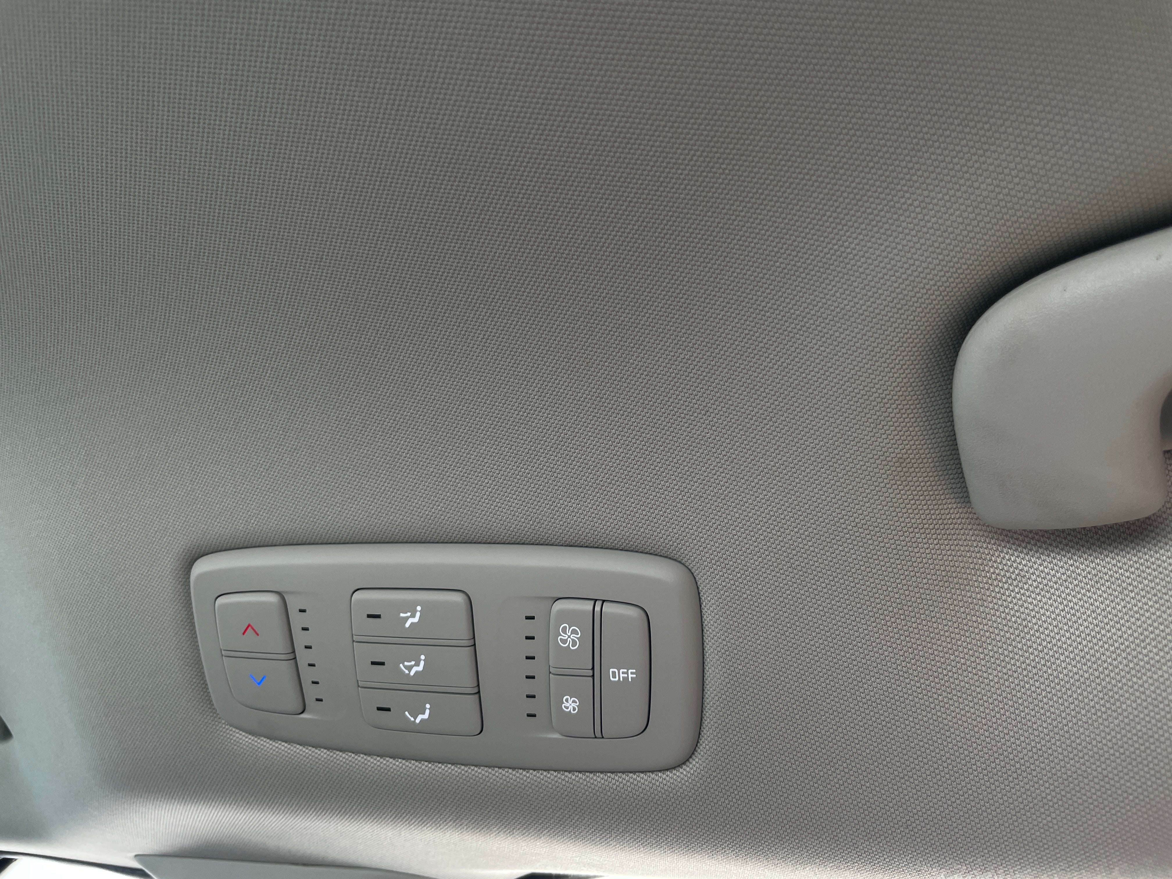 2024 Kia Carnival LX Seat Pkg - Photo 6