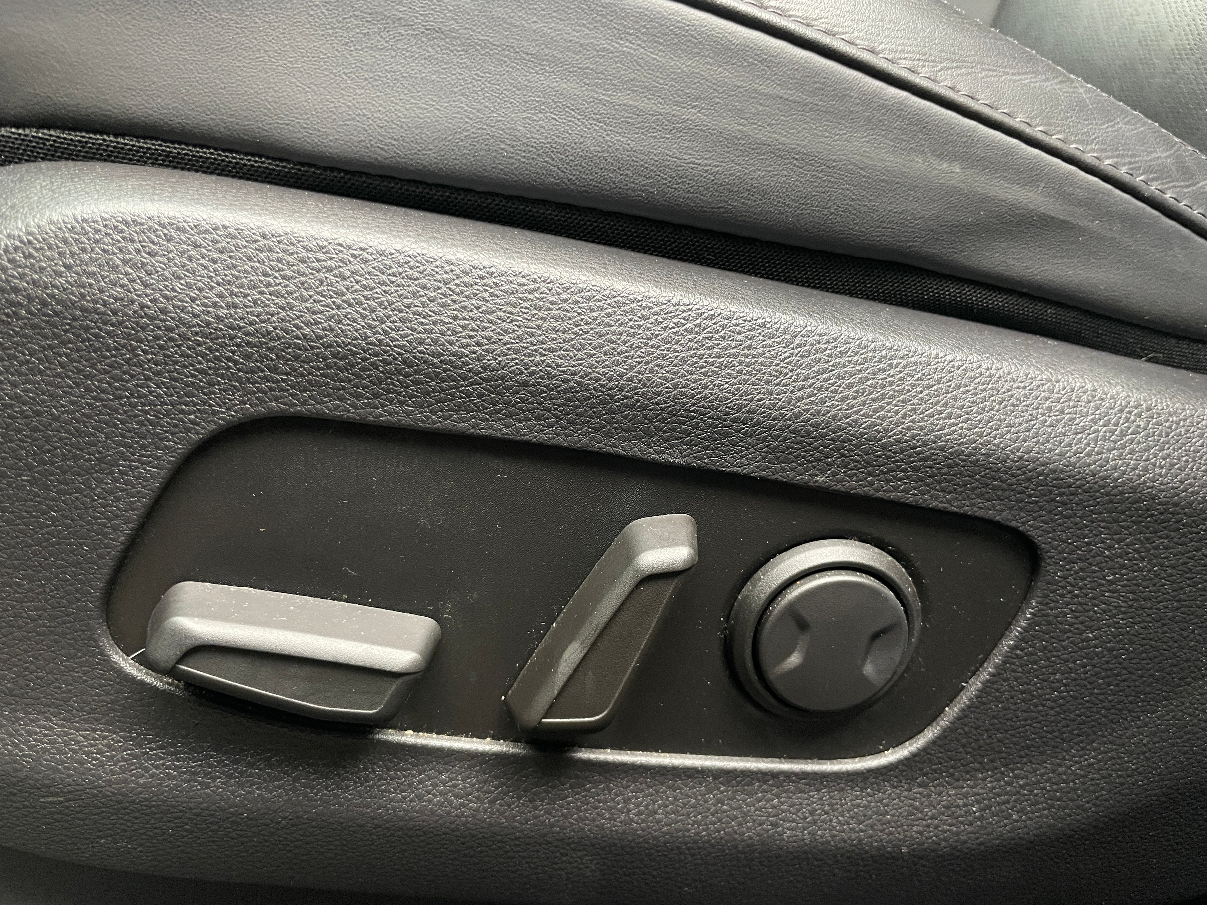 2024 Kia Carnival LX Seat Pkg - Photo 10