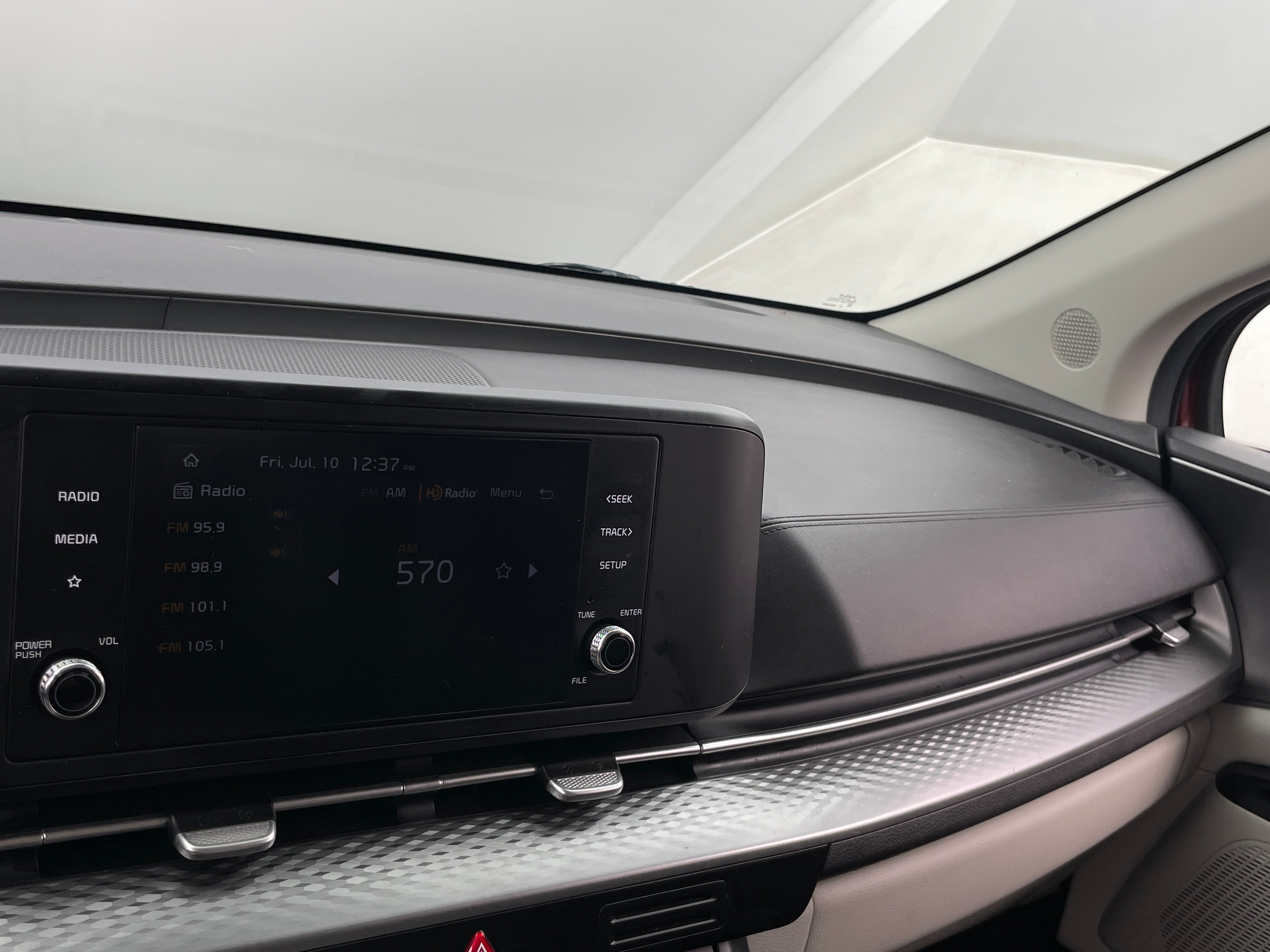 2024 Kia Carnival LX Seat Pkg - Photo 13