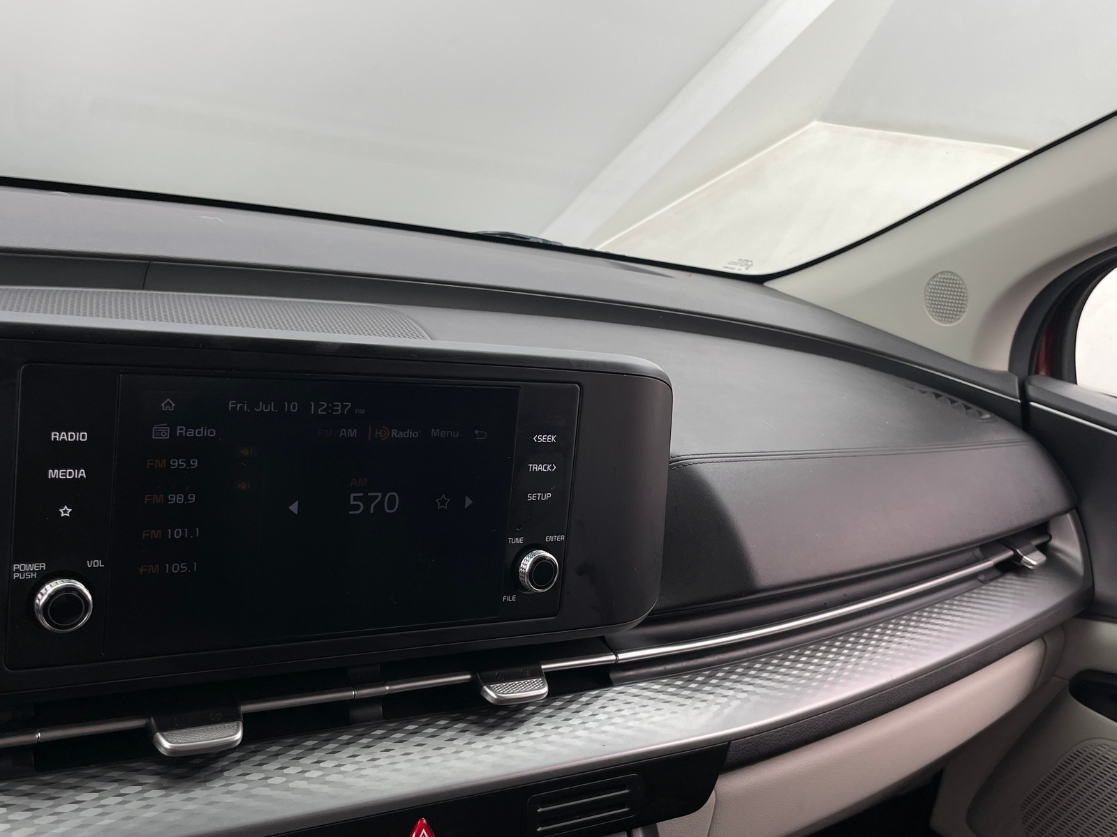 Thumbnail: 2024 Kia Carnival - 3