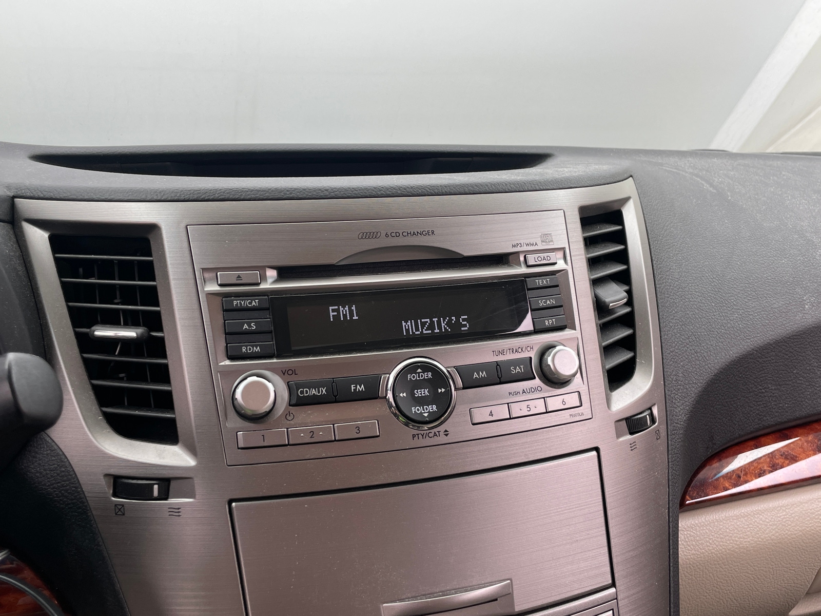 Thumbnail: 2011 Subaru Outback - 3