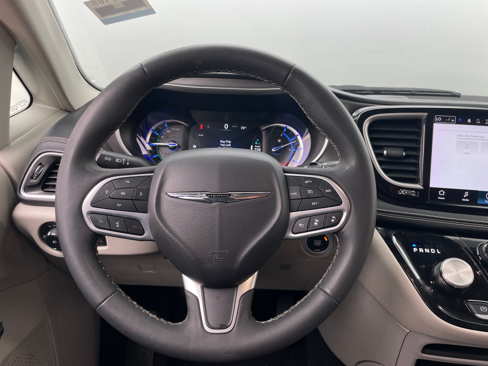 Thumbnail: 2023 Chrysler Pacifica - 4