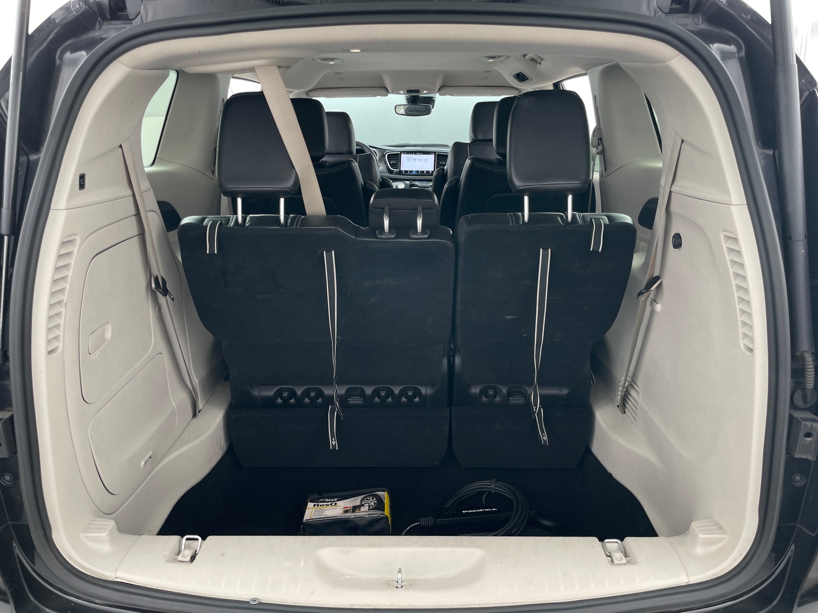 Thumbnail: 2023 Chrysler Pacifica - 6