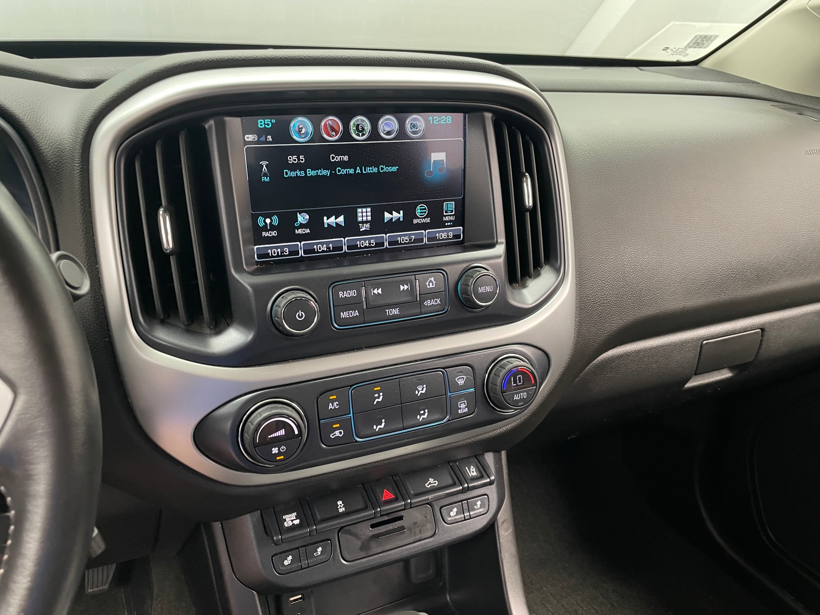 Thumbnail: 2018 Chevrolet Colorado - 3