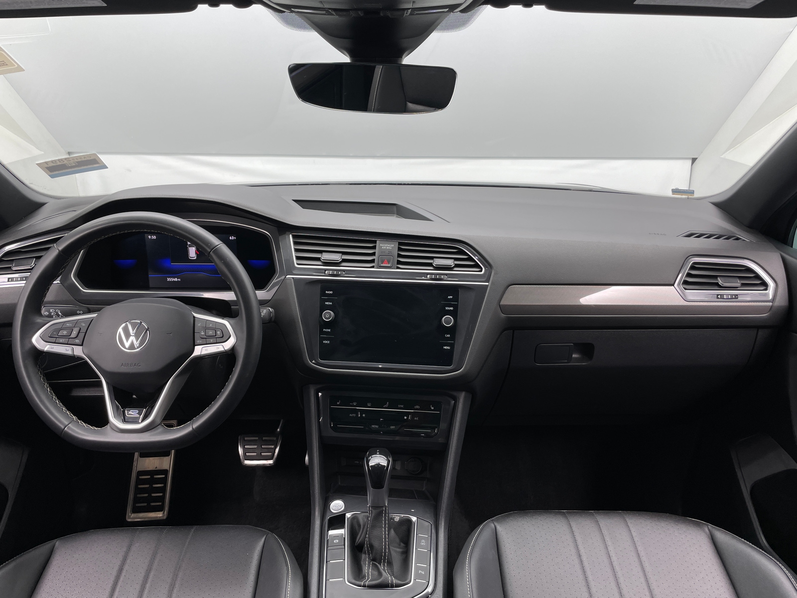 Thumbnail: 2023 Volkswagen Tiguan - 2