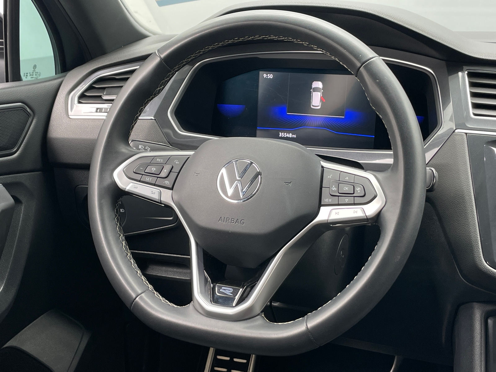 Thumbnail: 2023 Volkswagen Tiguan - 4