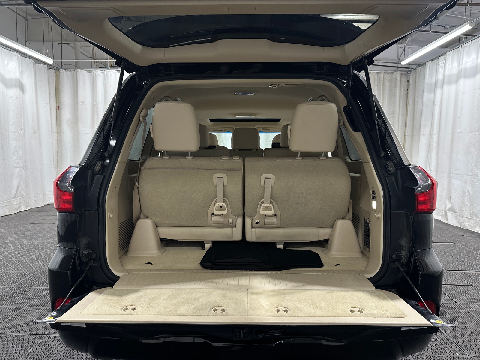 Thumbnail: 2017 Lexus LX - 6