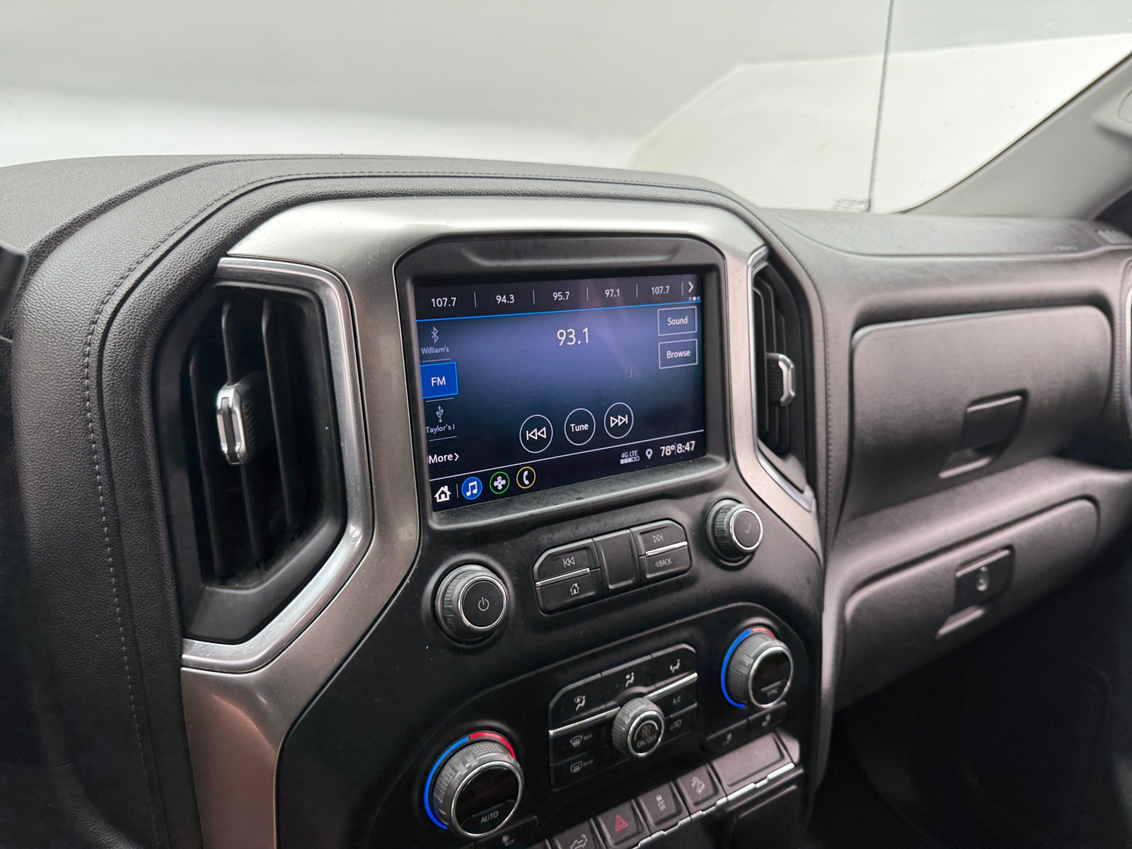 Thumbnail: 2019 Chevrolet Silverado 1500 - 4