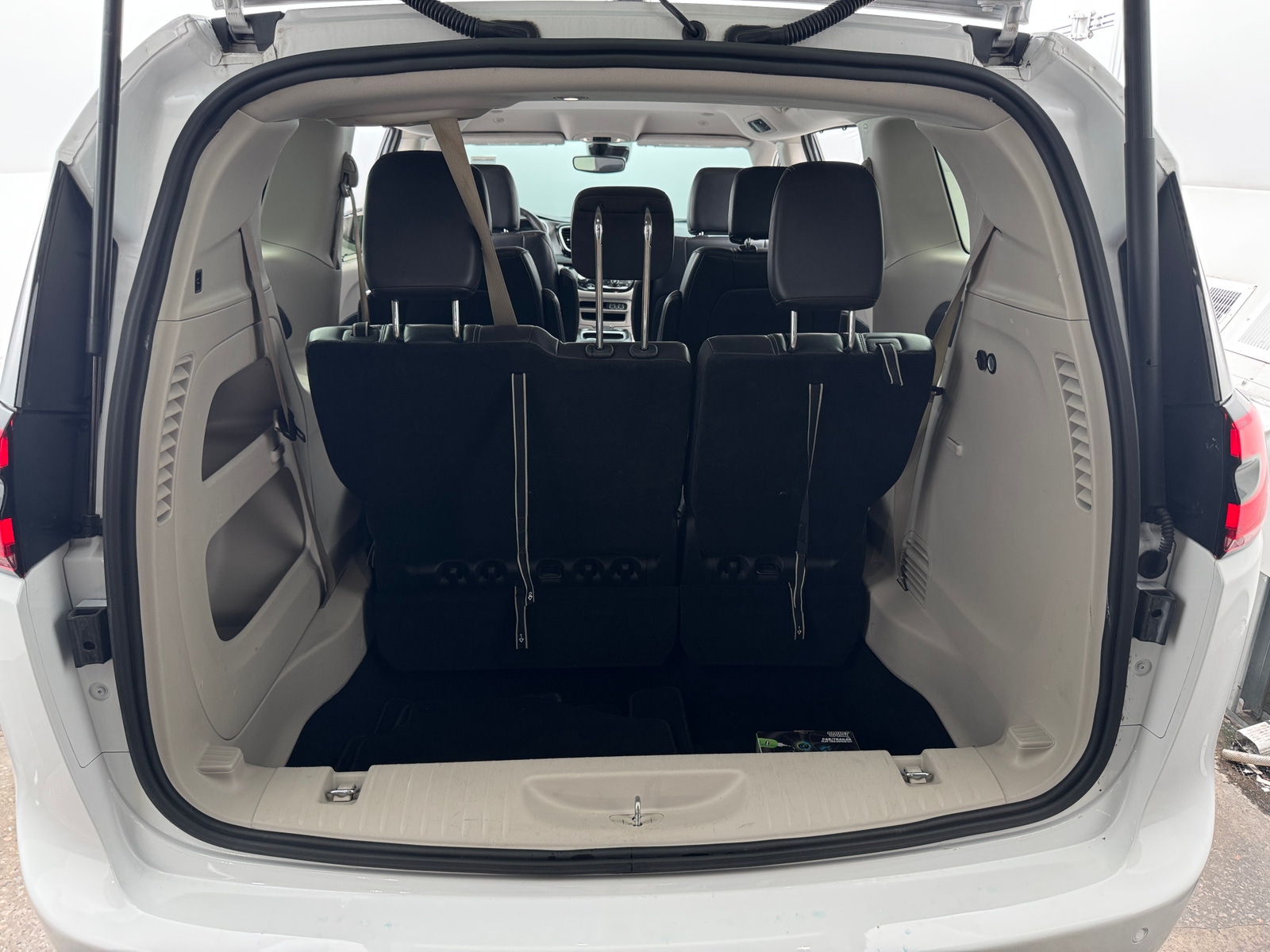 Thumbnail: 2024 Chrysler Pacifica - 6