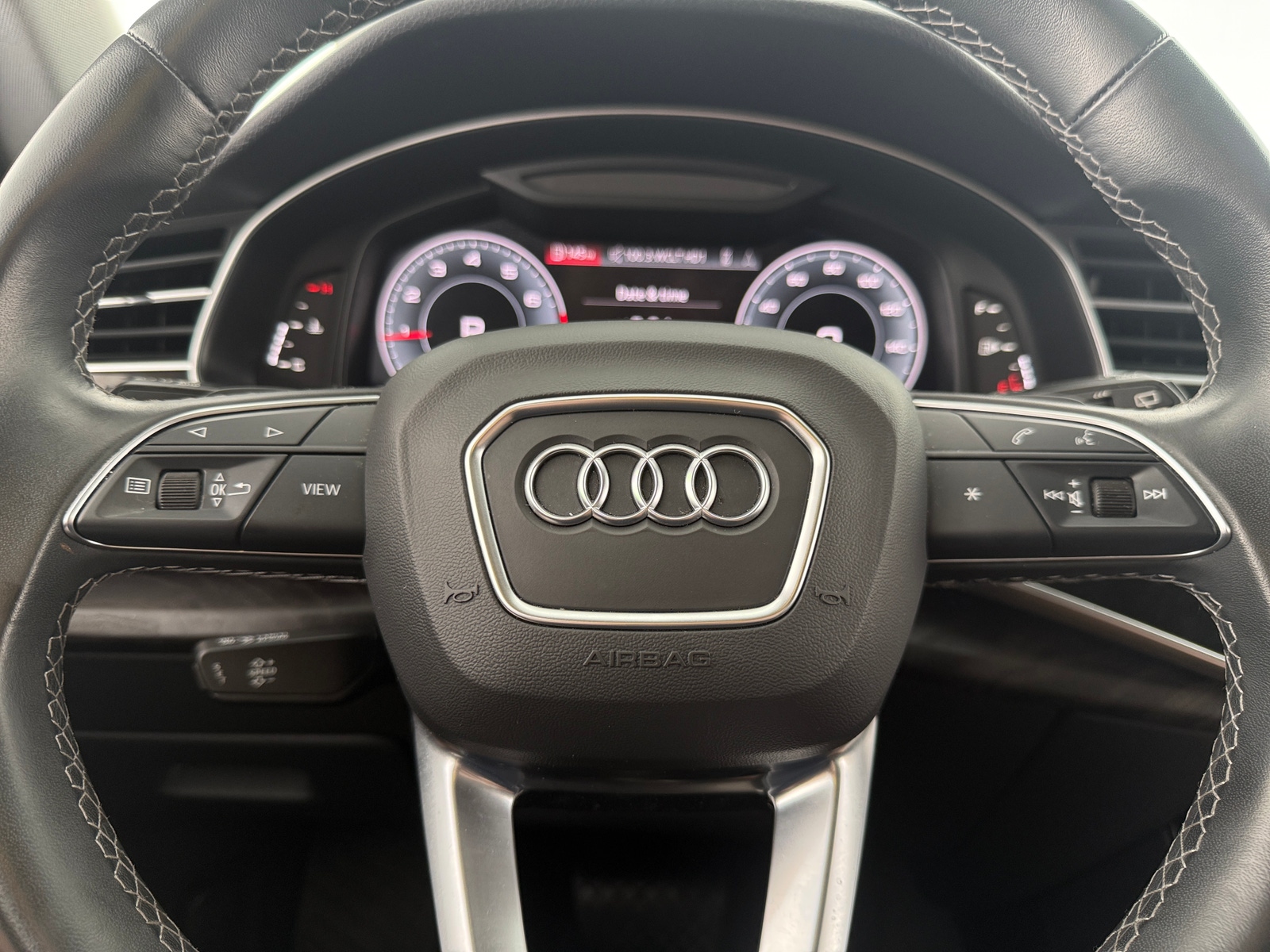 Thumbnail: 2023 Audi Q8 - 4
