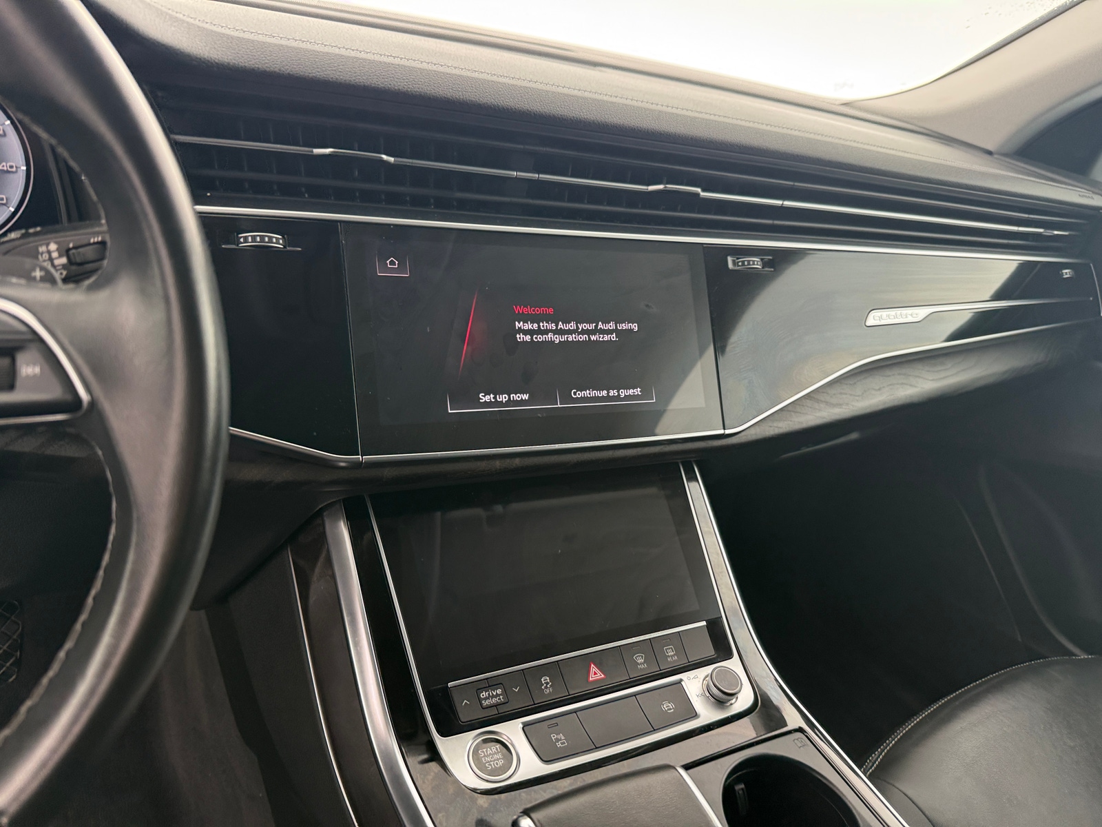 Thumbnail: 2023 Audi Q8 - 3