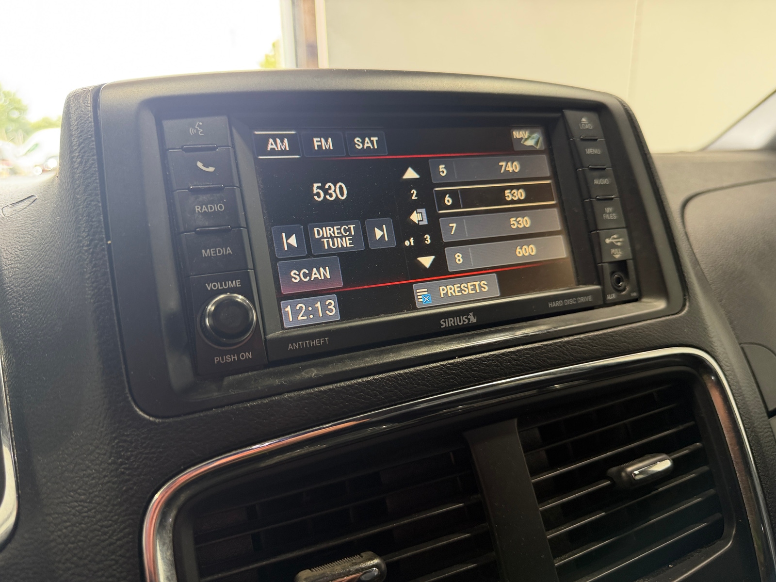 Thumbnail: 2016 Dodge Grand Caravan - 3