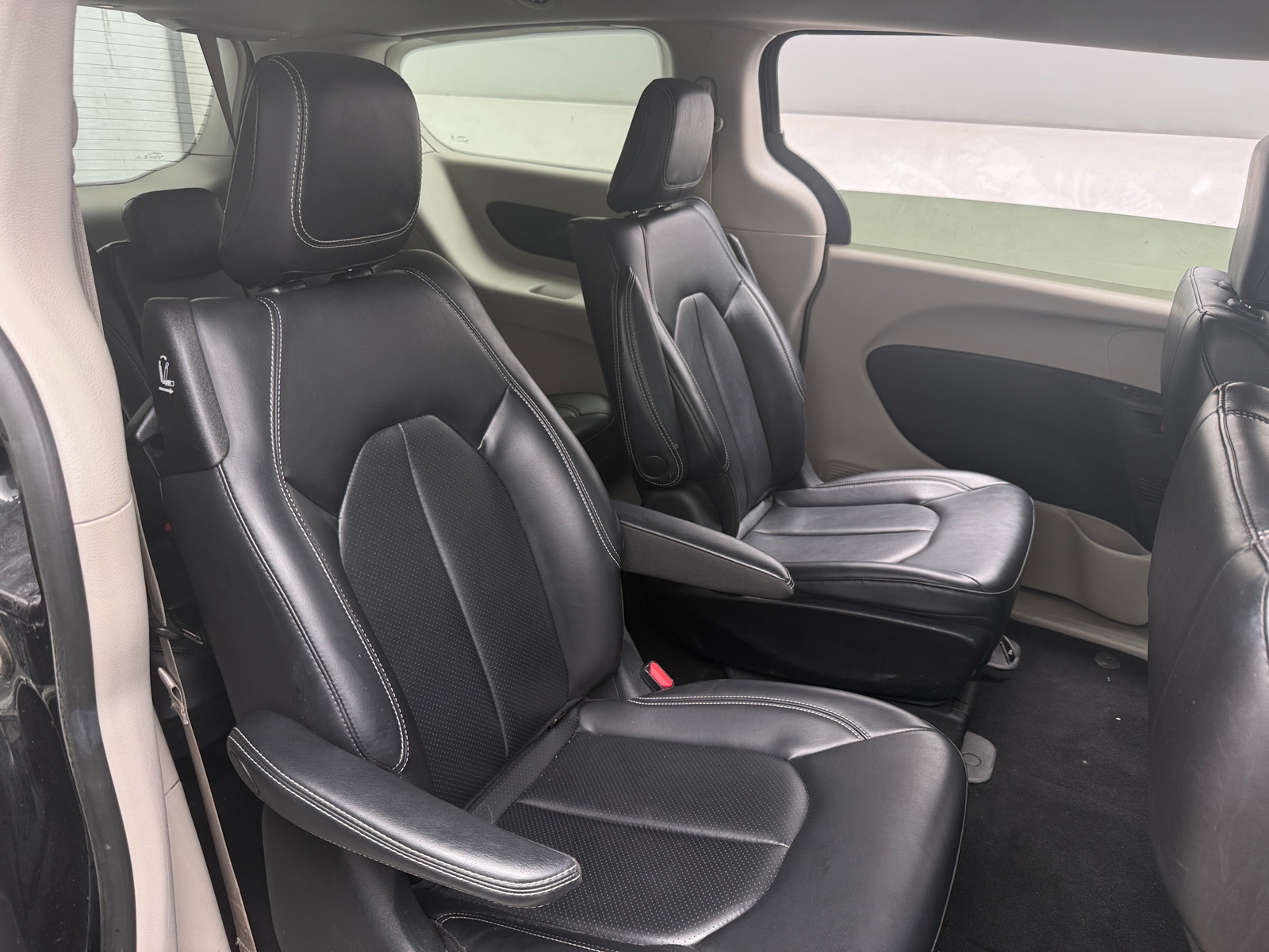 Thumbnail: 2023 Chrysler Pacifica - 5