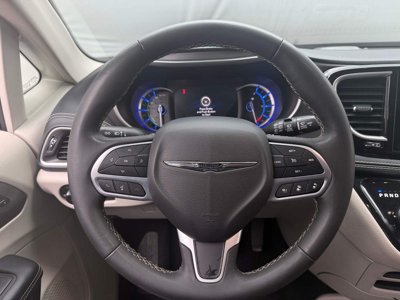 Thumbnail: 2023 Chrysler Pacifica - 4