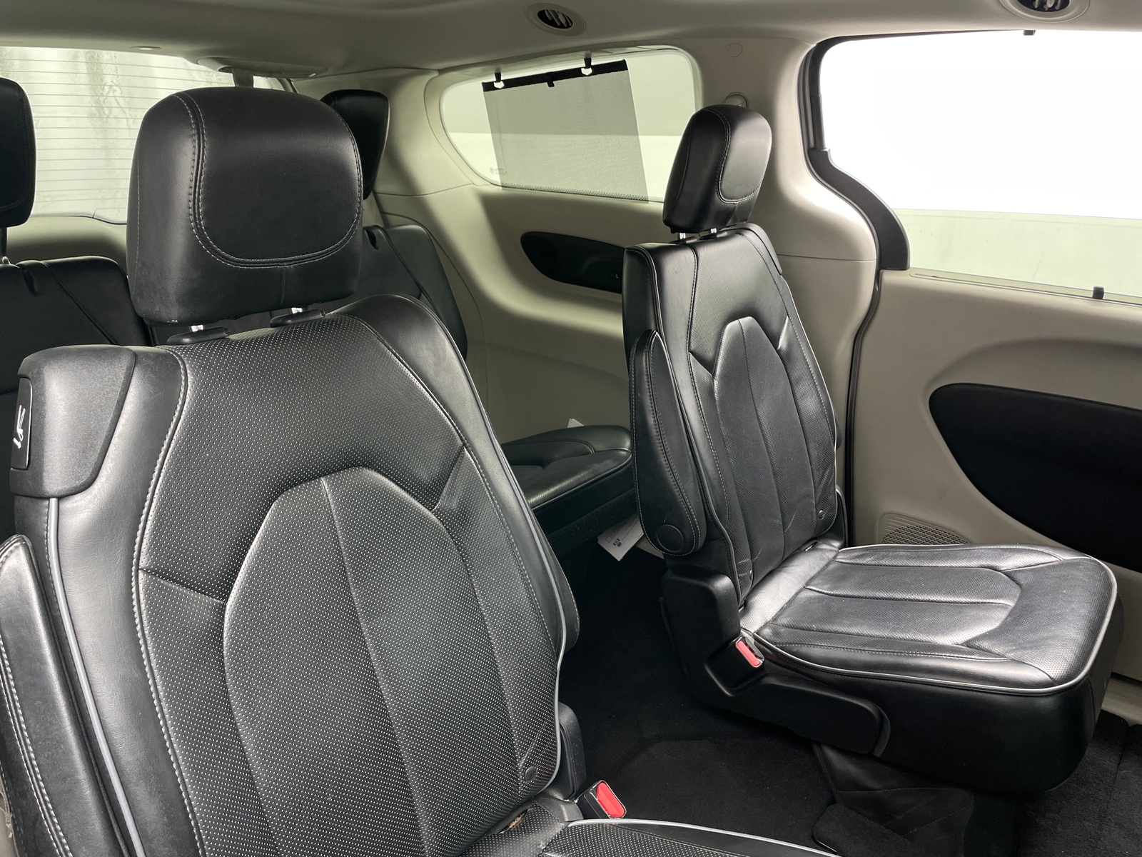 Thumbnail: 2018 Chrysler Pacifica - 6