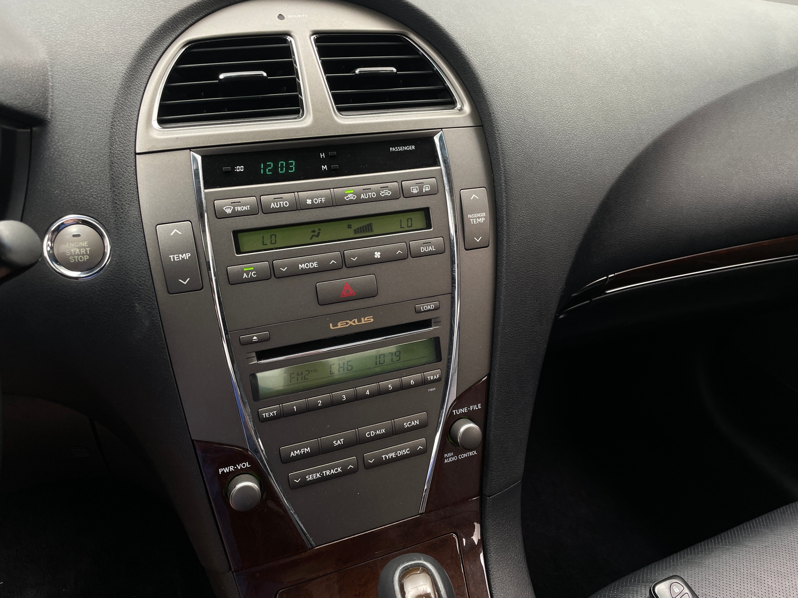 Thumbnail: 2011 Lexus ES - 3