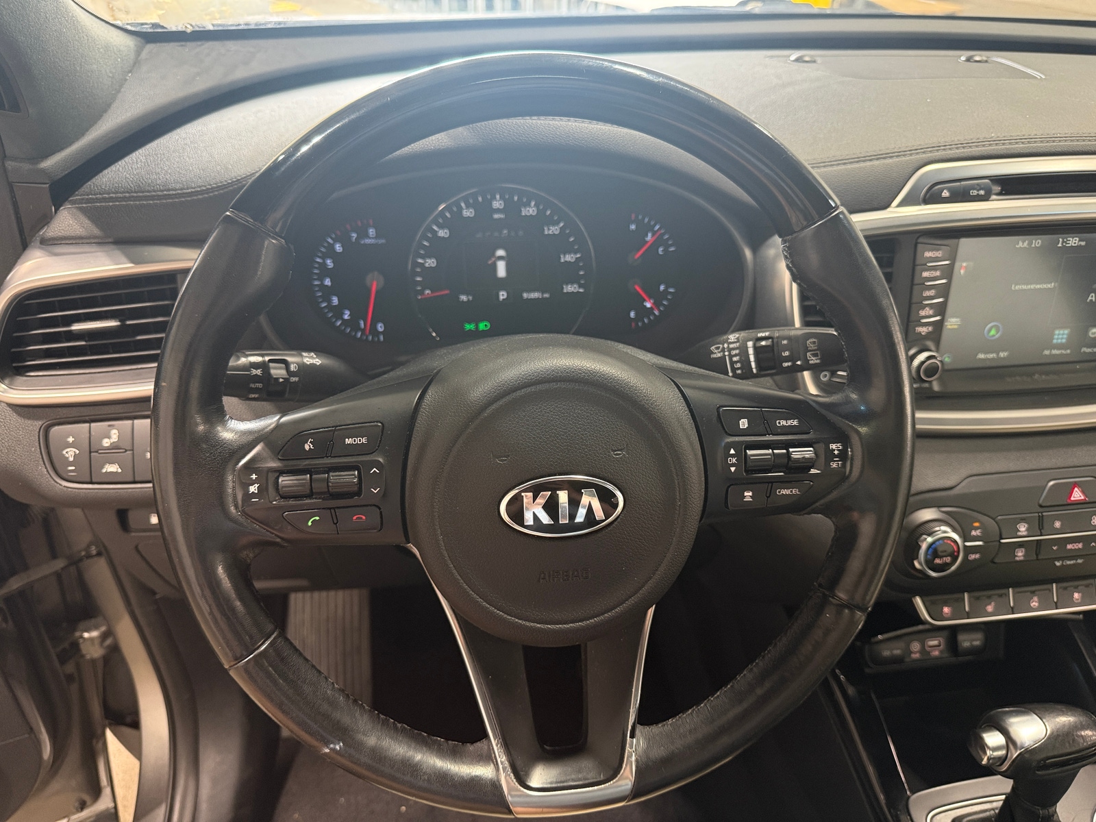 Thumbnail: 2016 Kia Sorento - 4