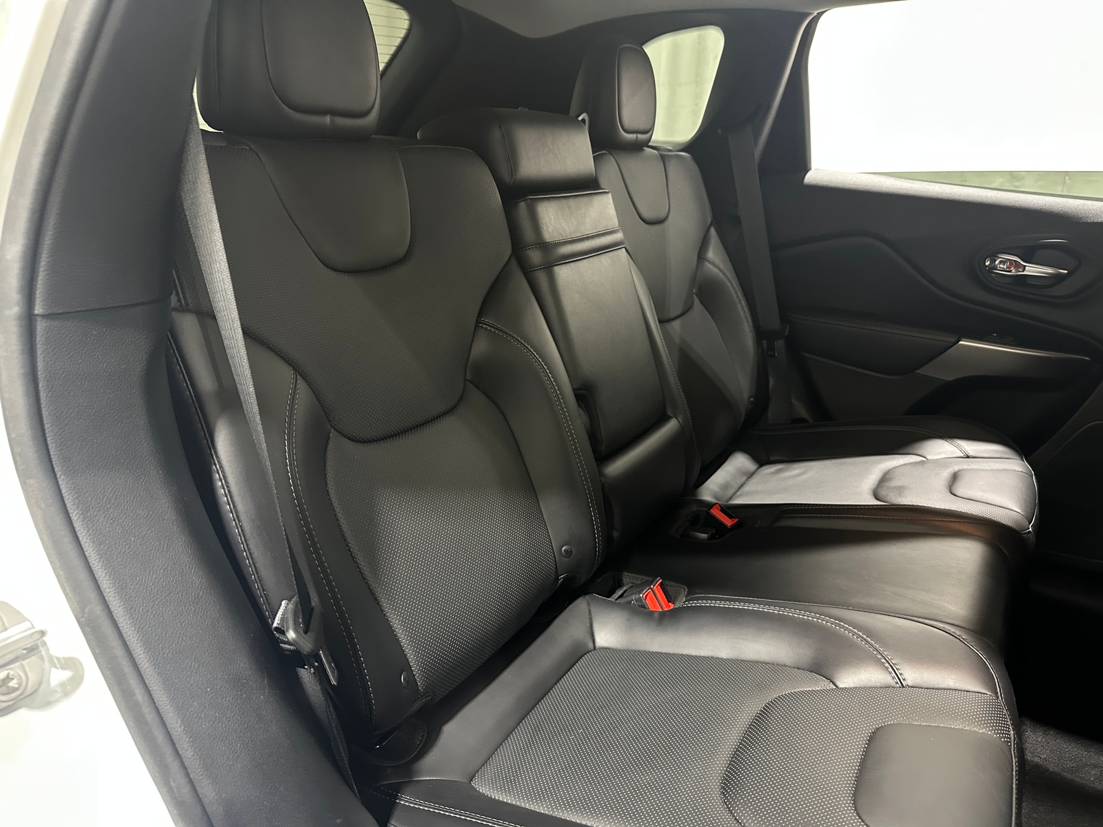 Thumbnail: 2019 Jeep Cherokee - 5