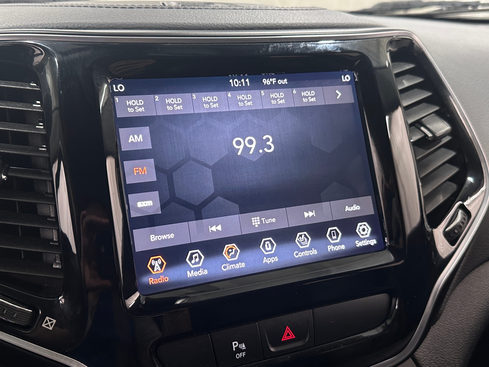 Thumbnail: 2019 Jeep Cherokee - 3