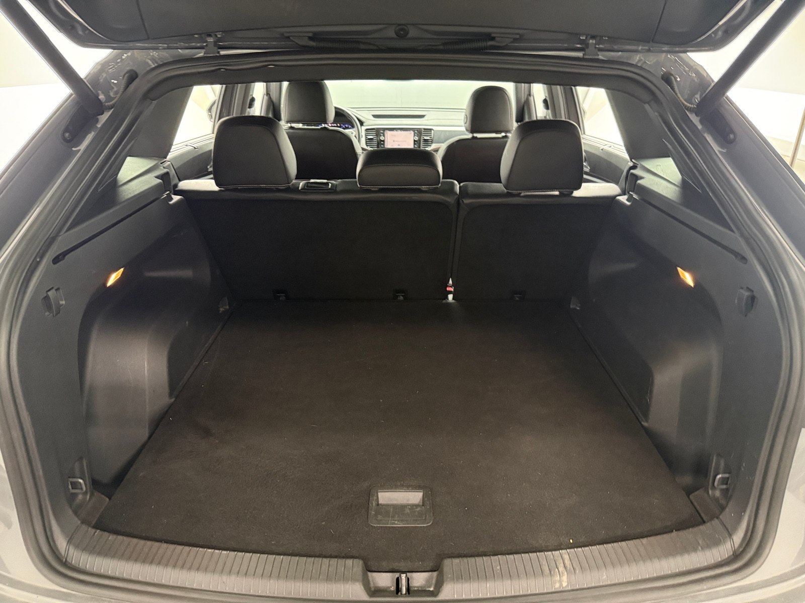 Thumbnail: 2021 Volkswagen Atlas - 6