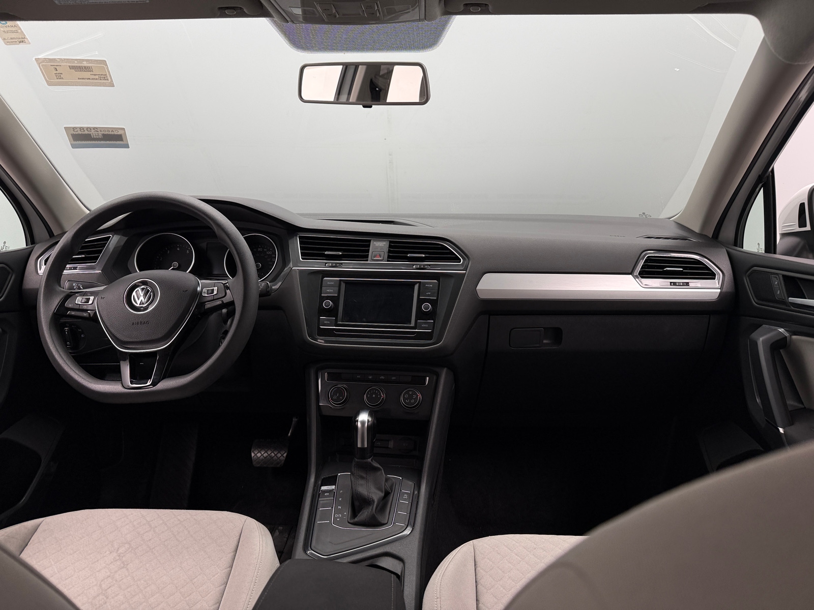 Thumbnail: 2020 Volkswagen Tiguan - 3