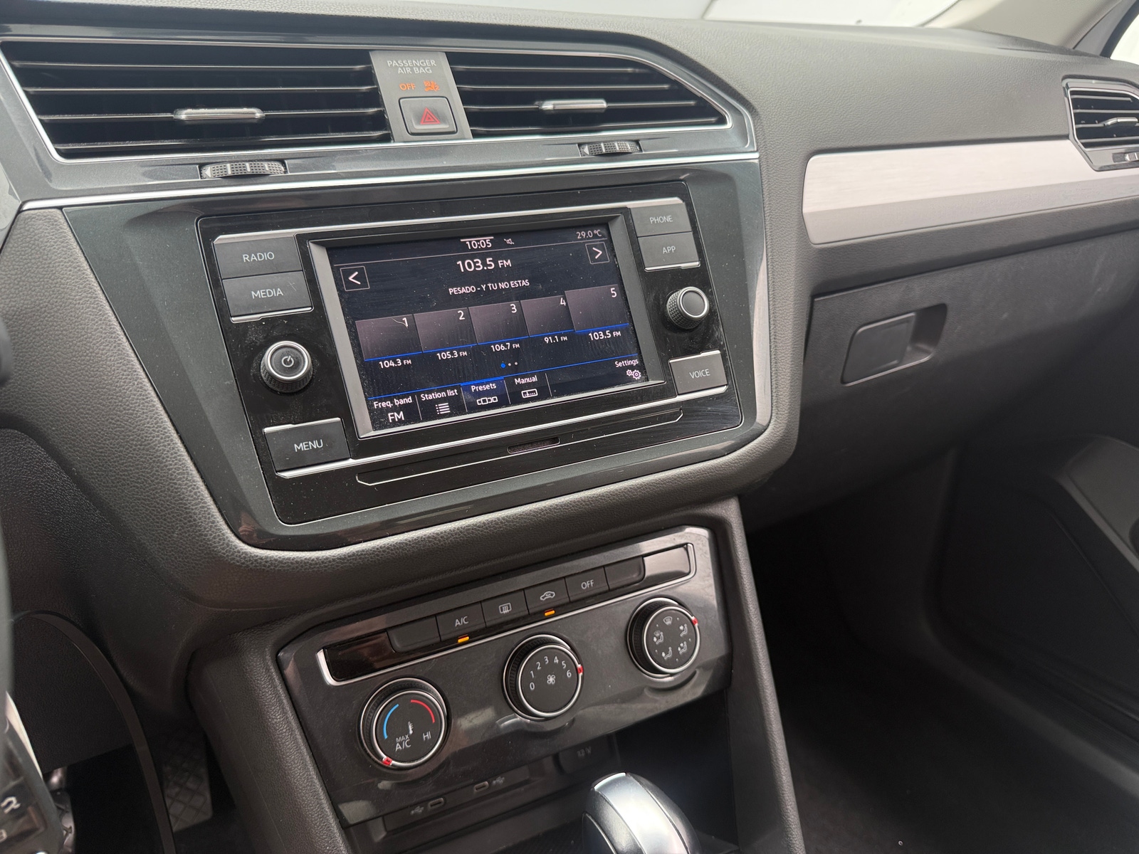 Thumbnail: 2020 Volkswagen Tiguan - 4