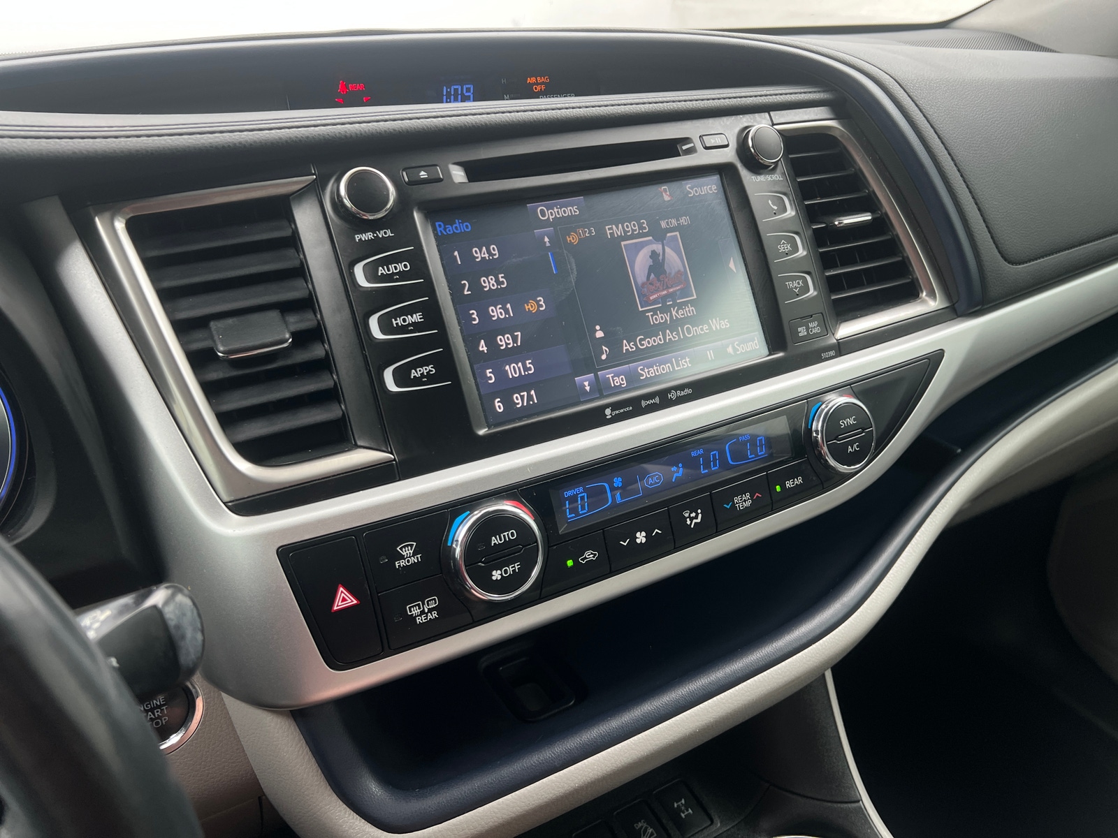 Thumbnail: 2019 Toyota Highlander - 3