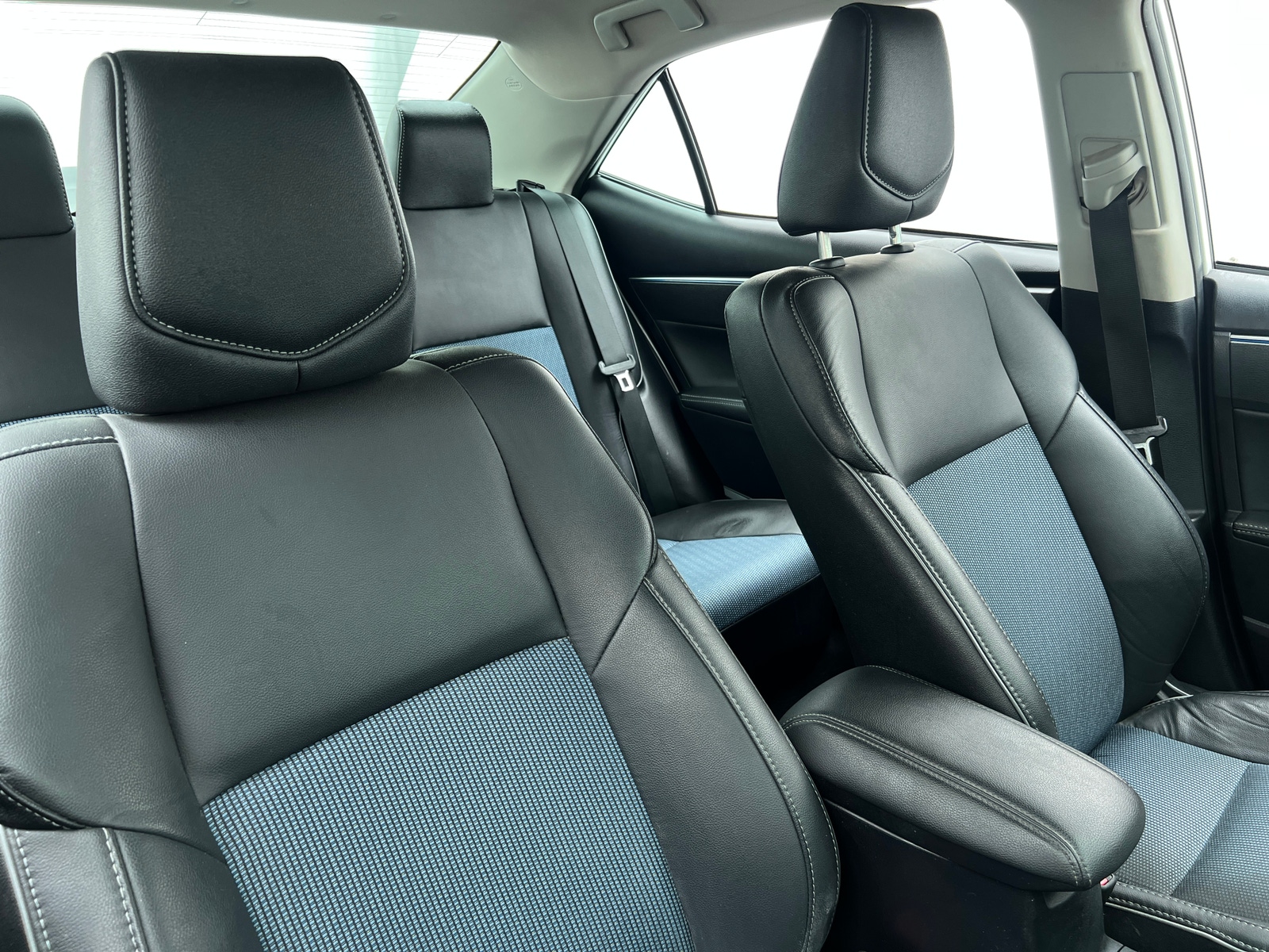 Thumbnail: 2015 Toyota Corolla - 2