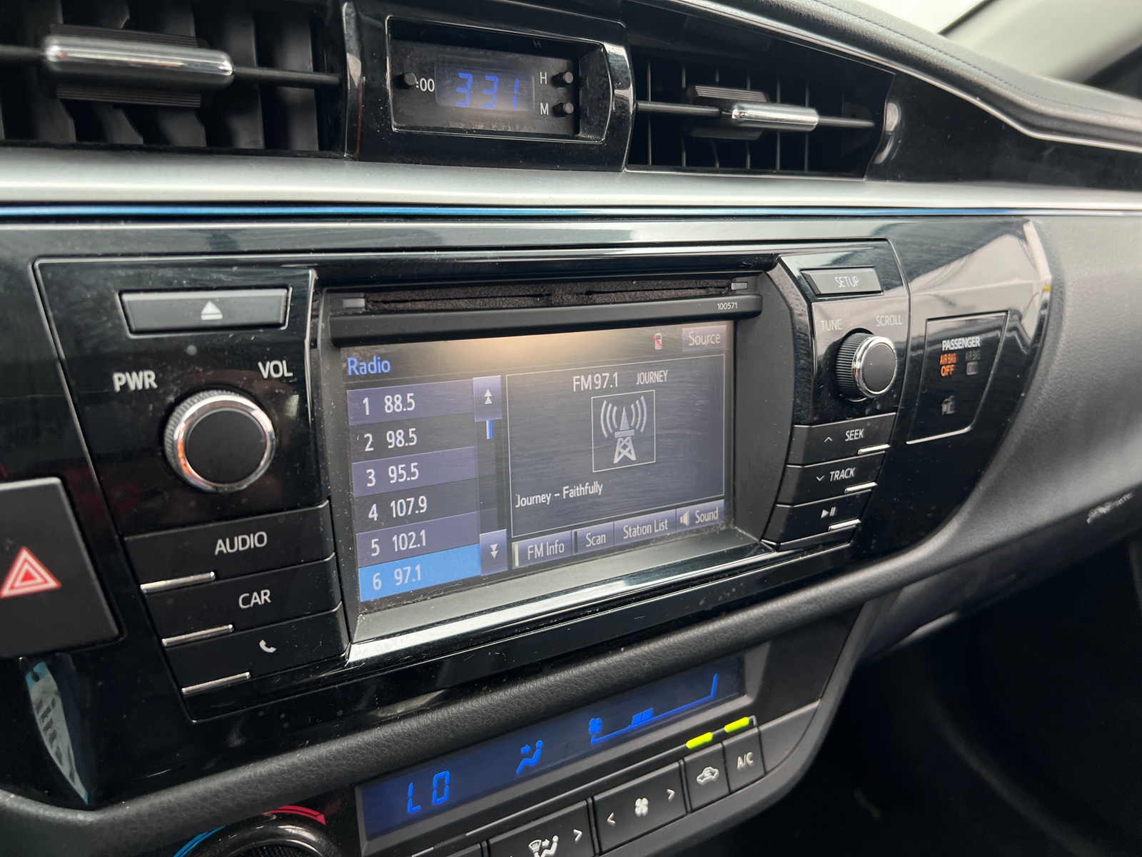 Thumbnail: 2015 Toyota Corolla - 4