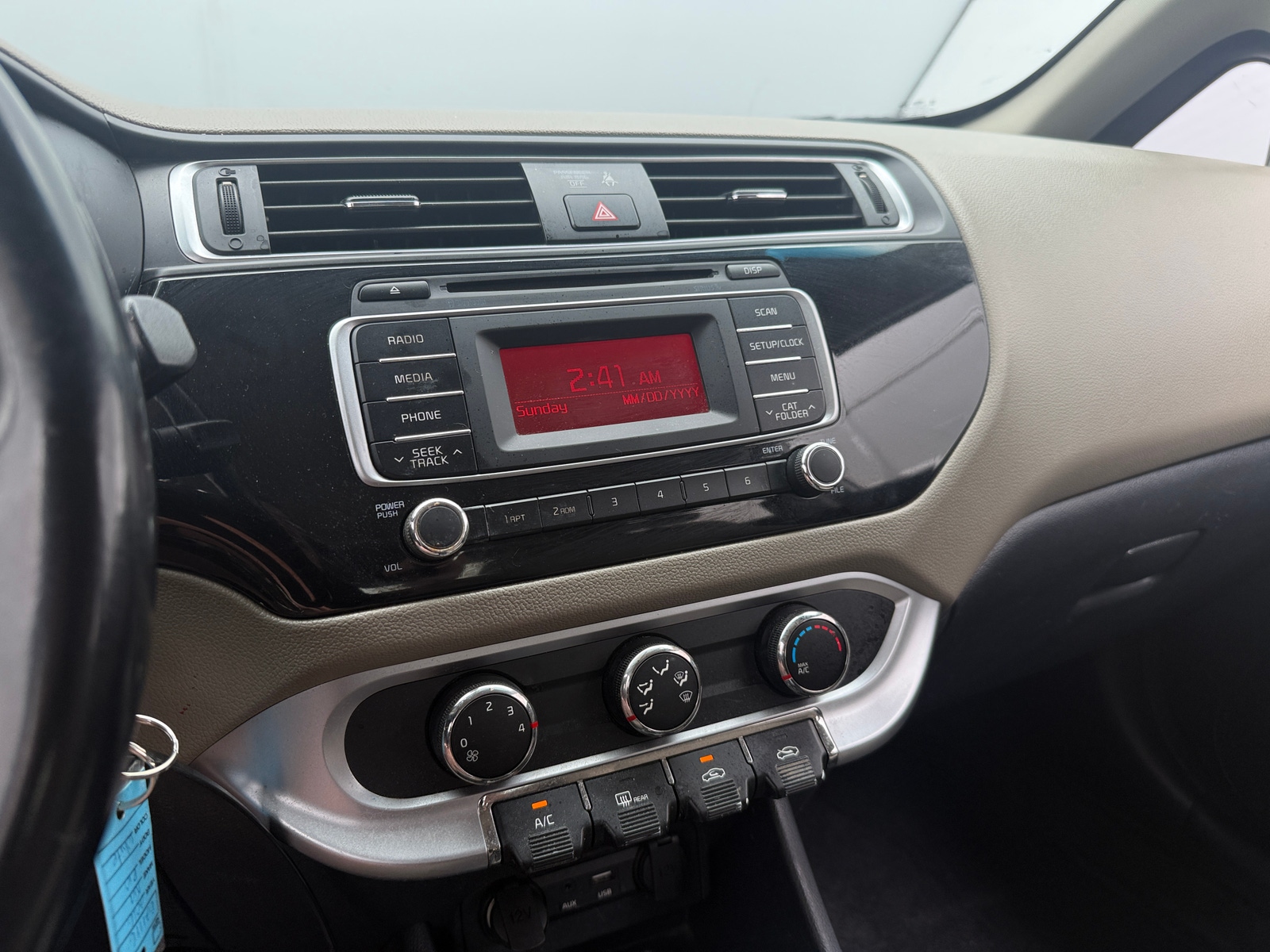 Thumbnail: 2016 Kia Rio - 4