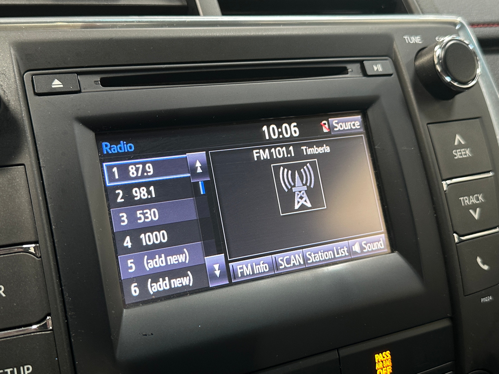 Thumbnail: 2016 Toyota Camry - 4
