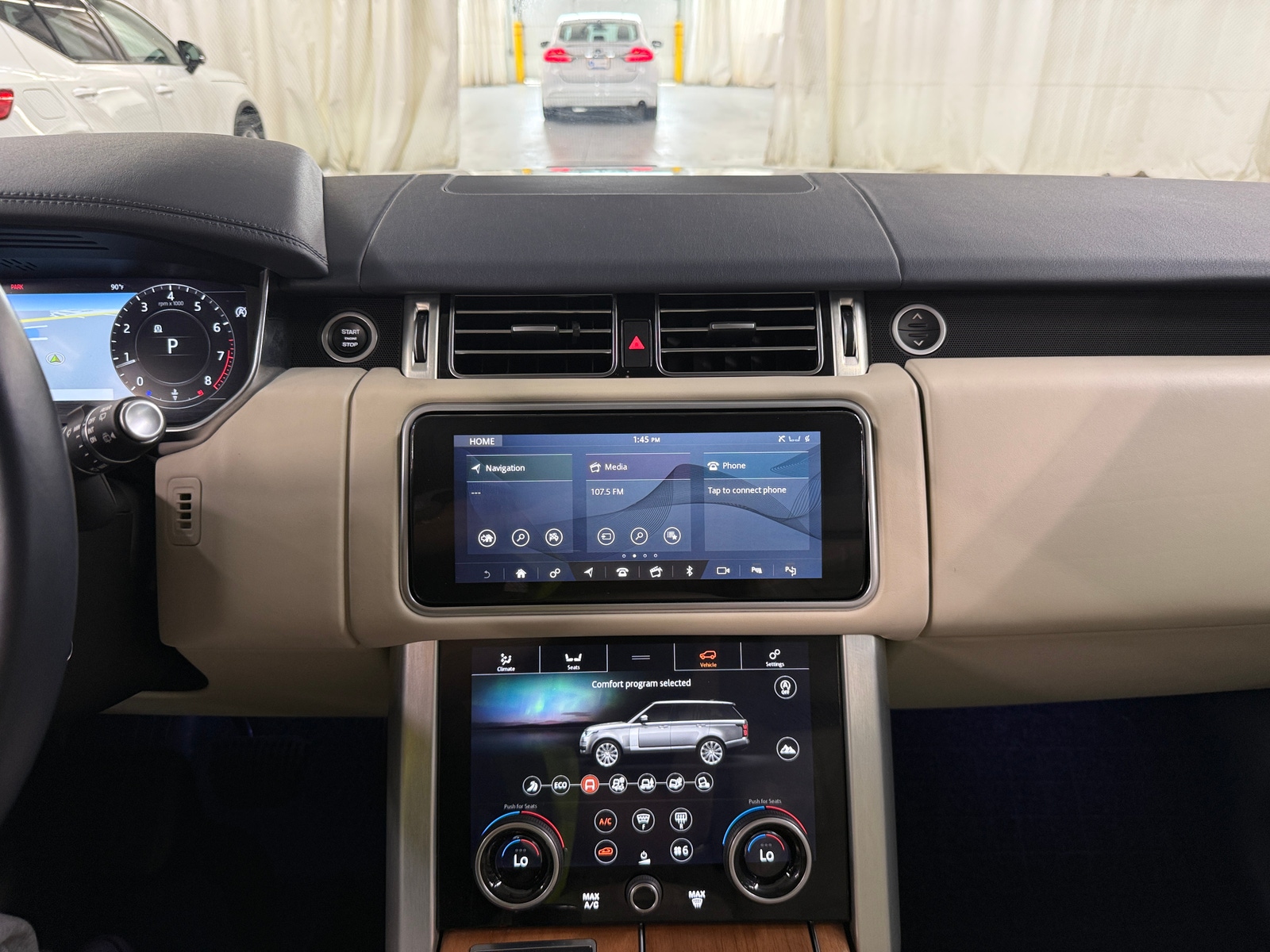 Thumbnail: 2020 Land Rover Range Rover - 3