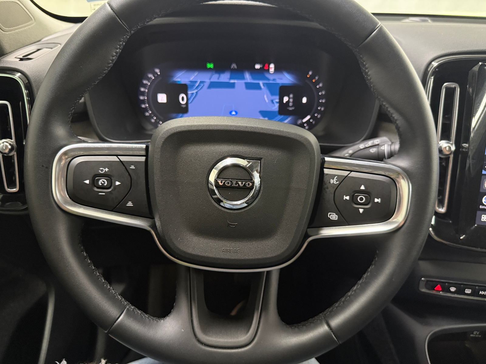 Thumbnail: 2026 Volvo XC40 - 5