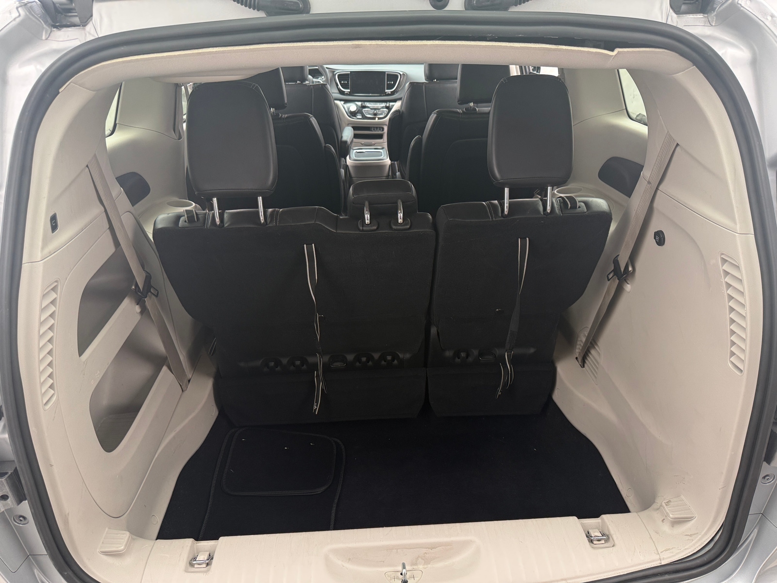 Thumbnail: 2024 Chrysler Pacifica - 6