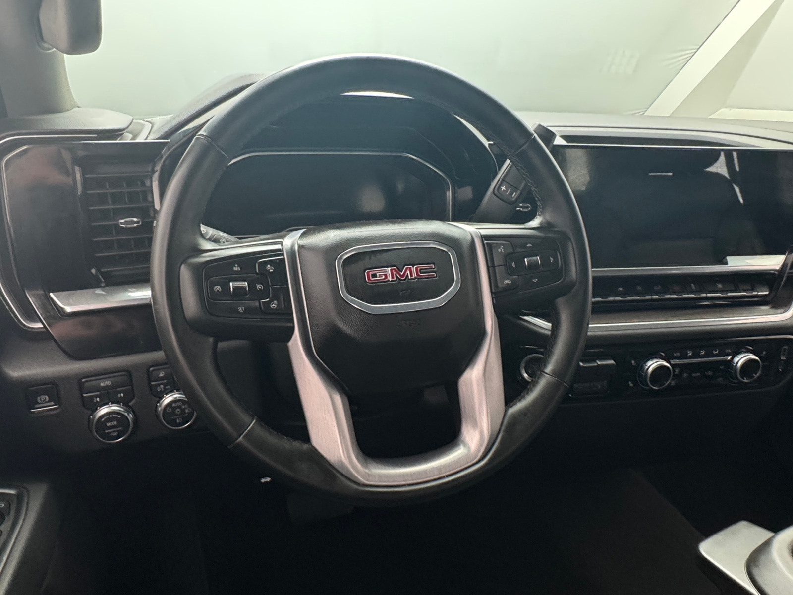 Thumbnail: 2025 GMC Sierra 1500 - 4