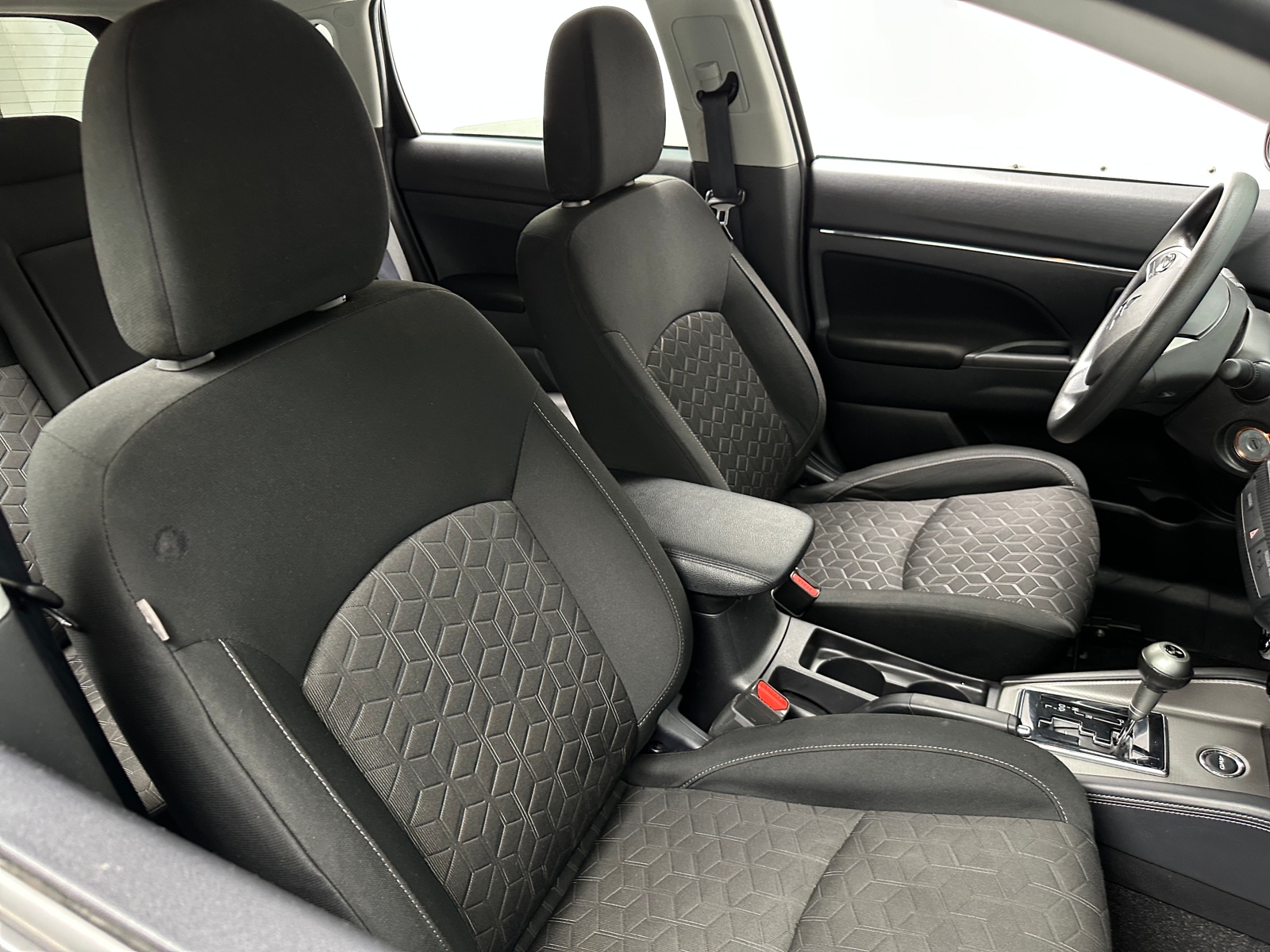 Thumbnail: 2024 Mitsubishi Outlander Sport - 2