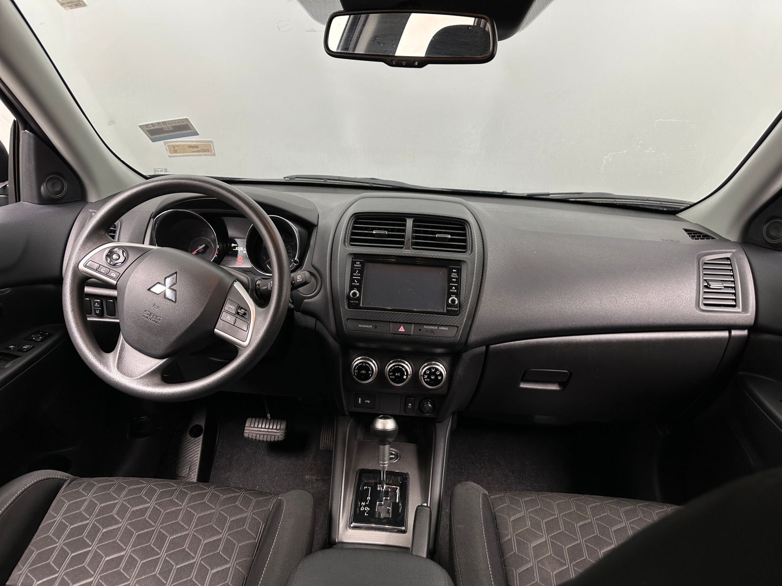 Thumbnail: 2024 Mitsubishi Outlander Sport - 3