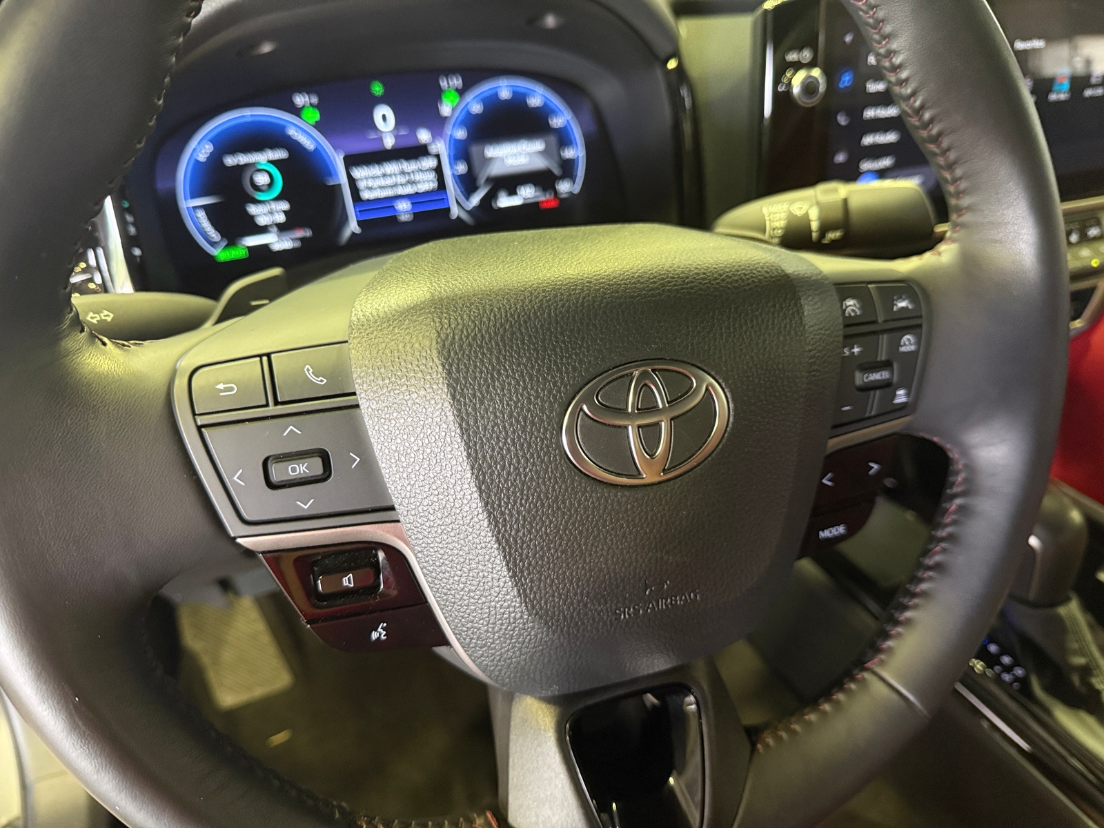 Thumbnail: 2025 Toyota Camry - 4