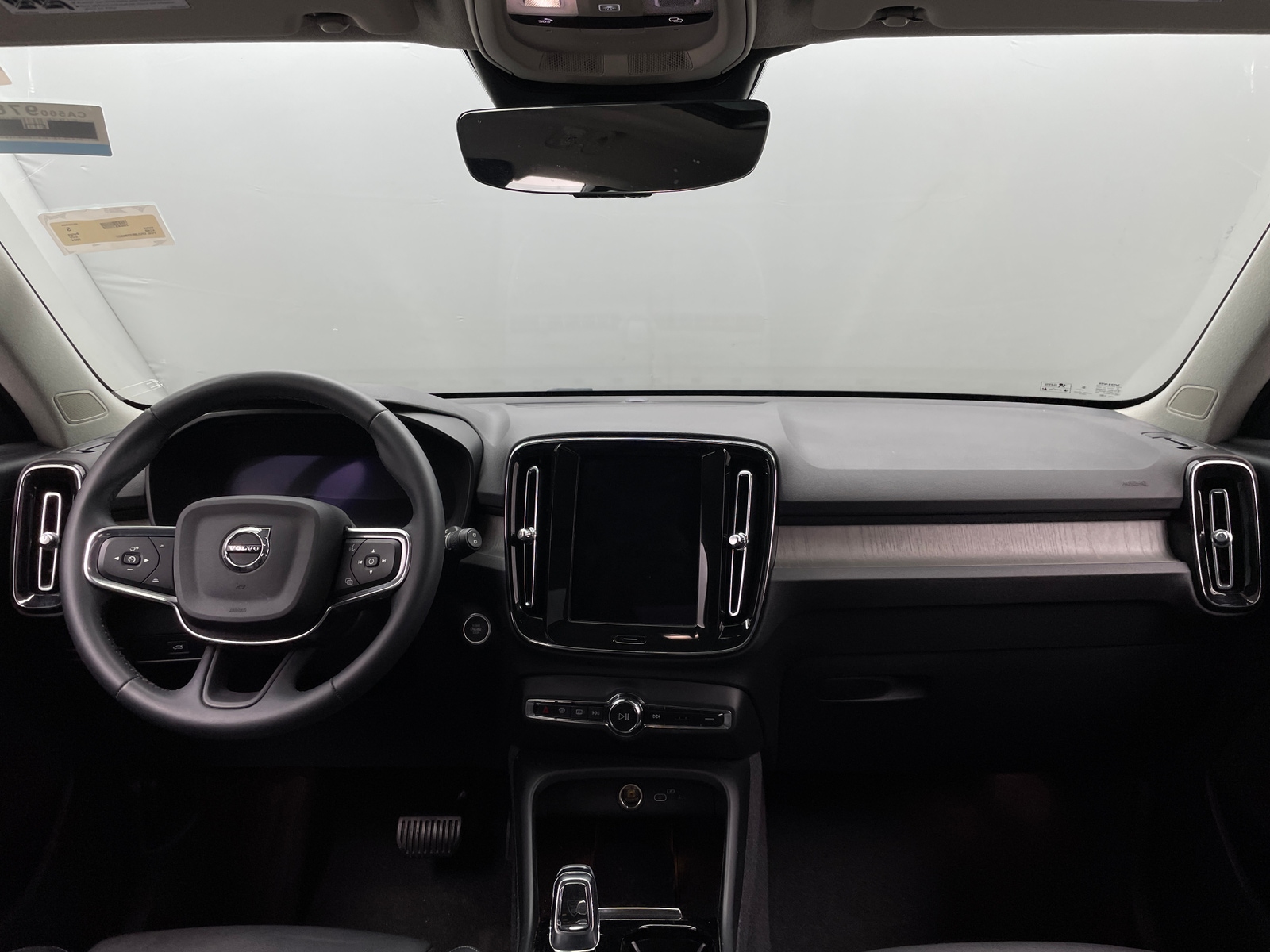 Thumbnail: 2024 Volvo XC40 - 3