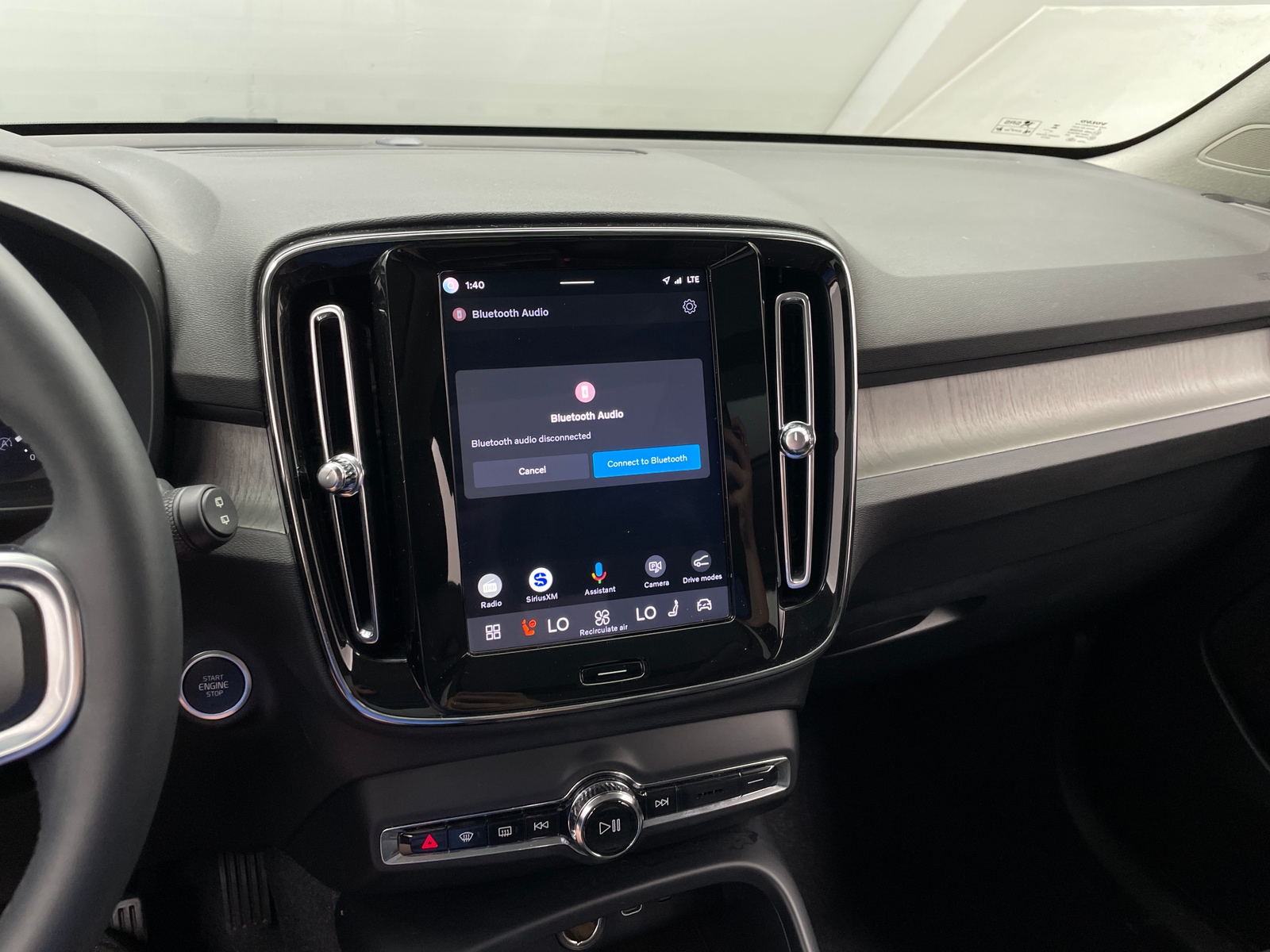 Thumbnail: 2024 Volvo XC40 - 4